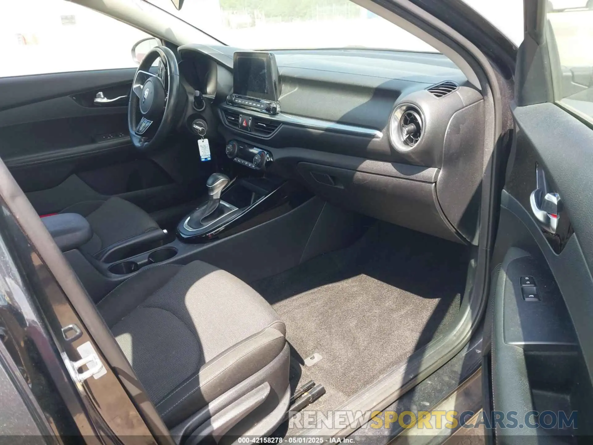 5 fotografías del automóvil dañado 3KPF34AD8KE027709 KIA FORTE 2019