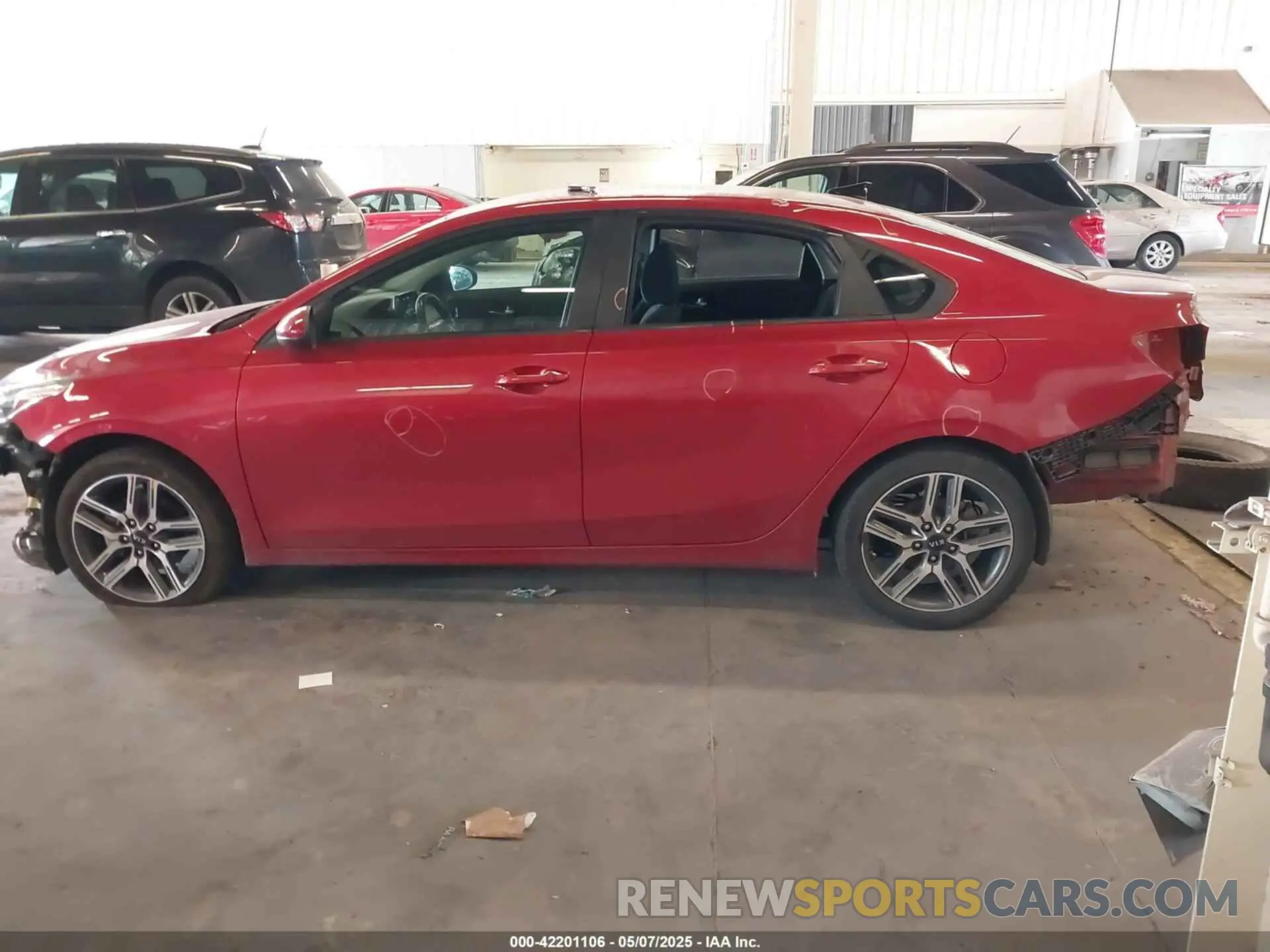 15 fotografías del automóvil dañado 3KPF34AD9KE013656 KIA FORTE 2019