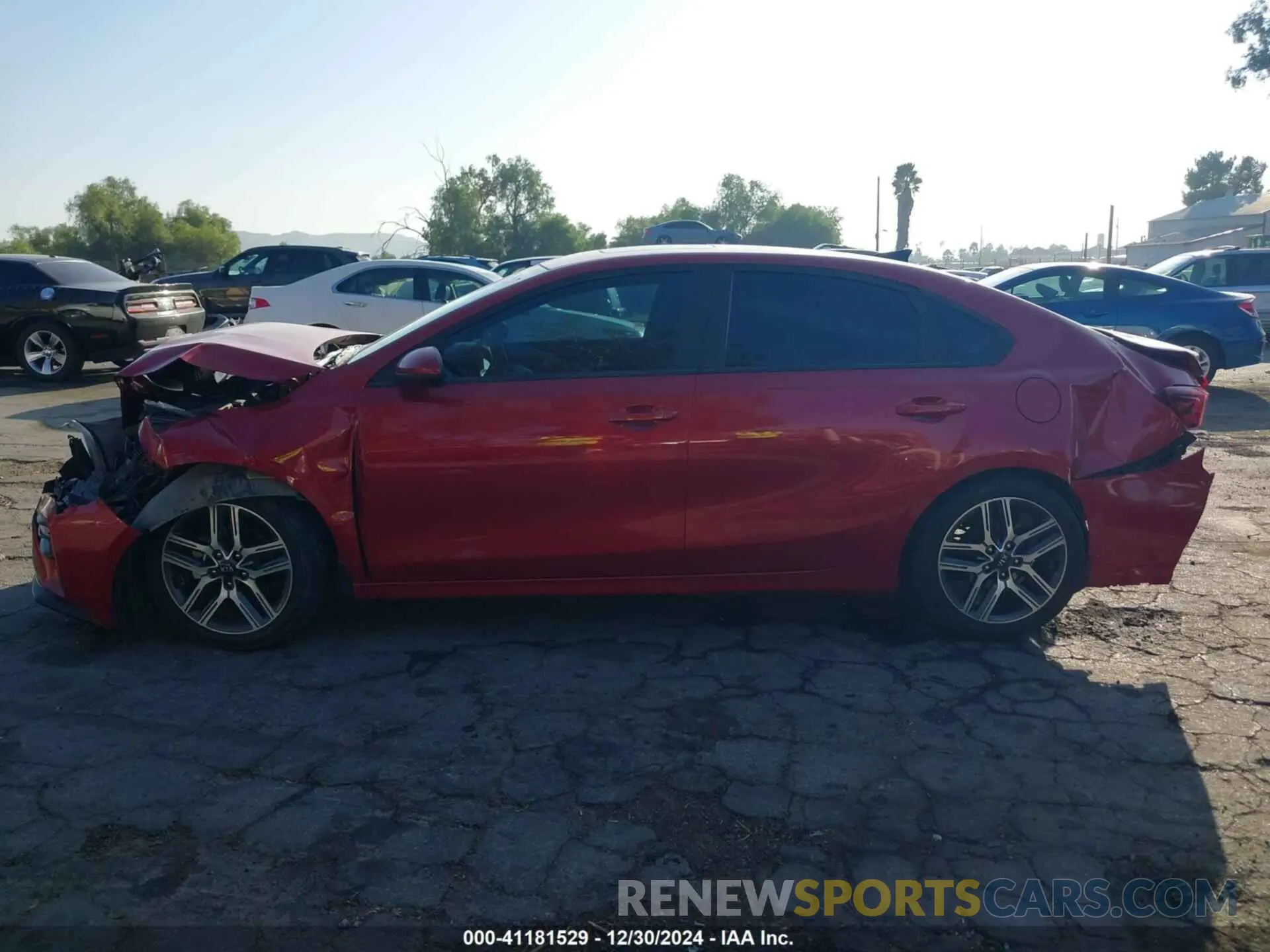 14 fotografías del automóvil dañado 3KPF34ADXKE025881 KIA FORTE 2019