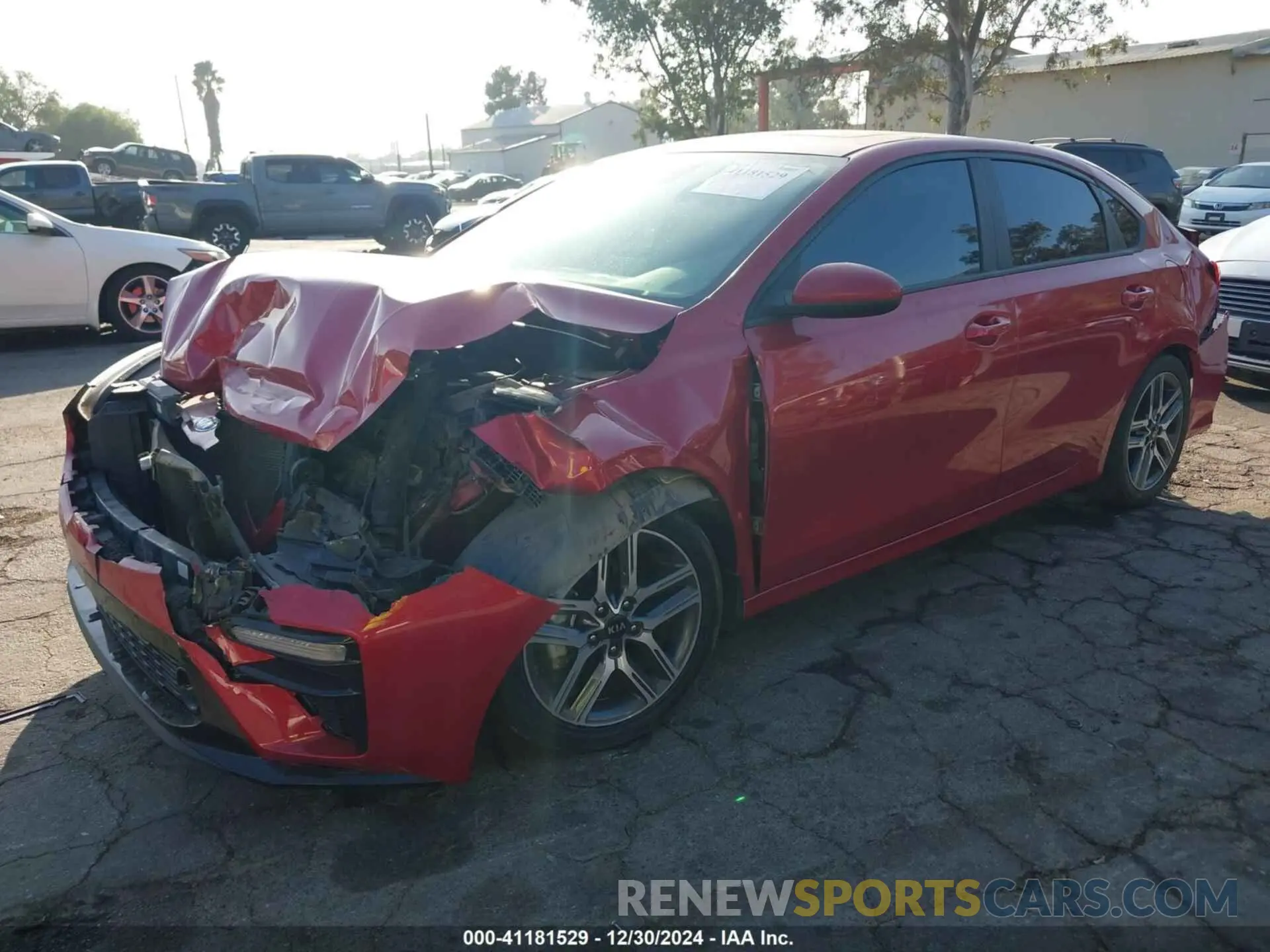 2 fotografías del automóvil dañado 3KPF34ADXKE025881 KIA FORTE 2019