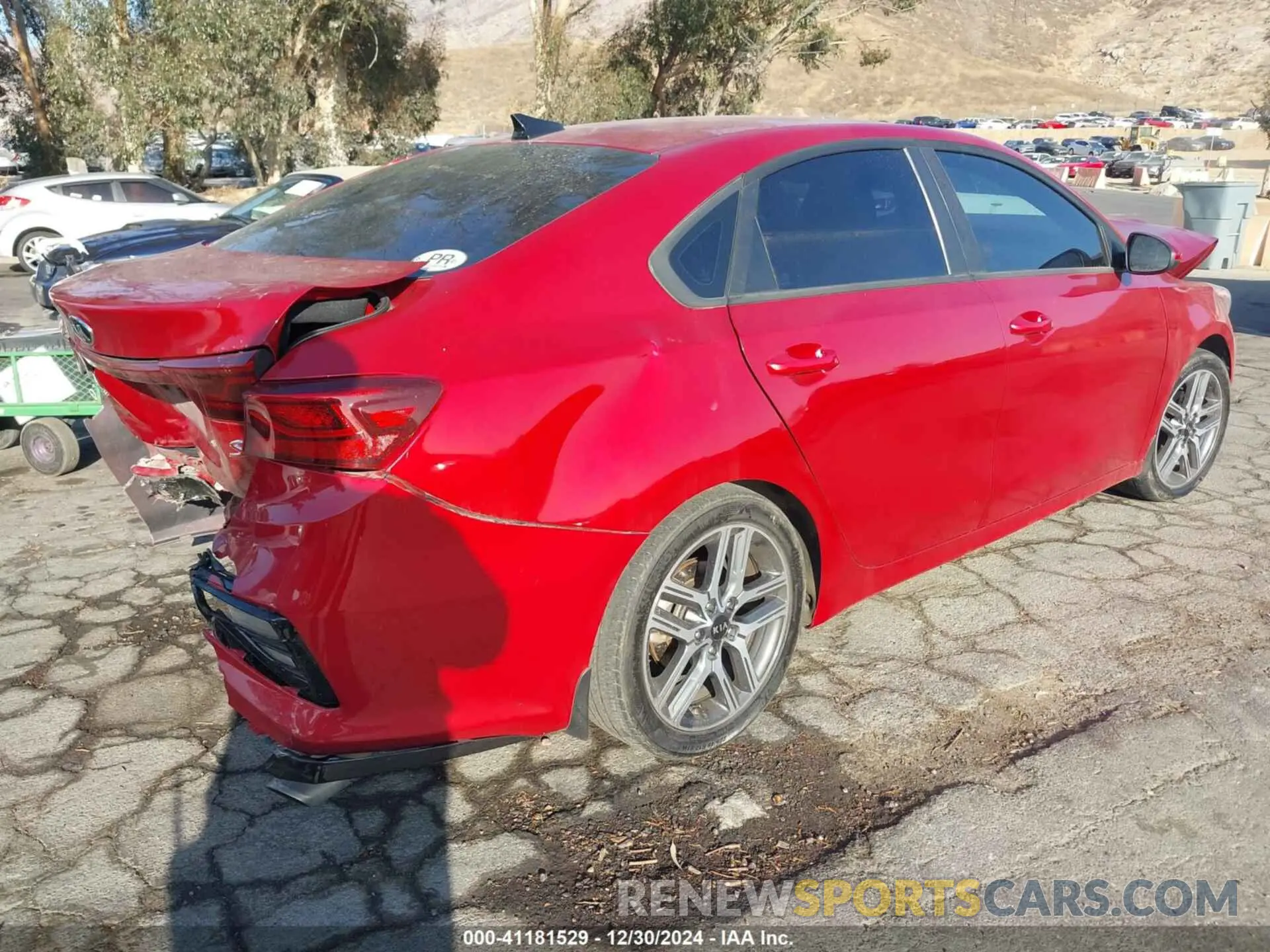 4 fotografías del automóvil dañado 3KPF34ADXKE025881 KIA FORTE 2019