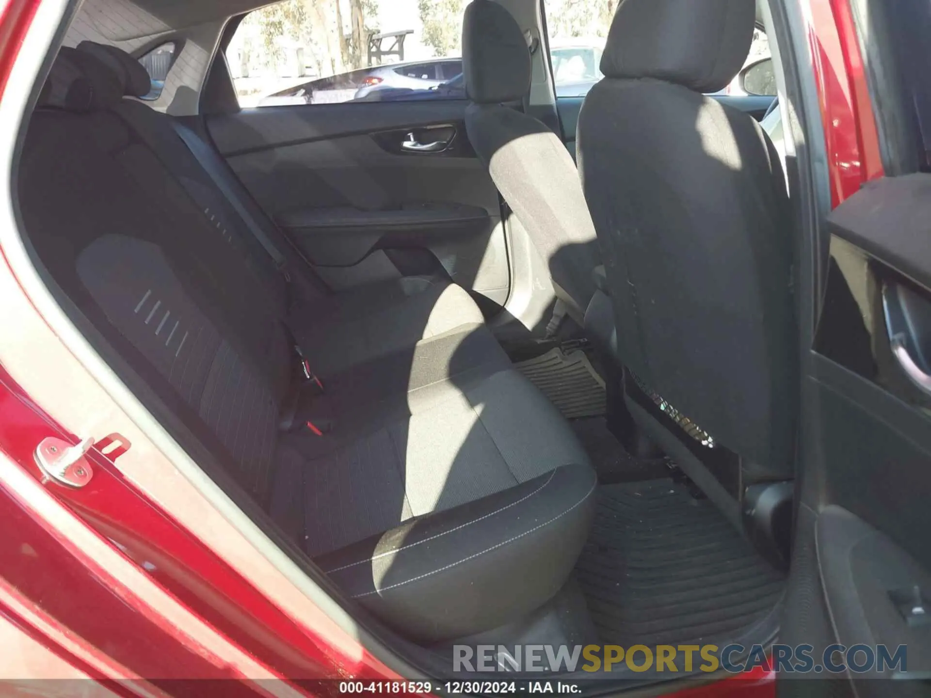 8 fotografías del automóvil dañado 3KPF34ADXKE025881 KIA FORTE 2019