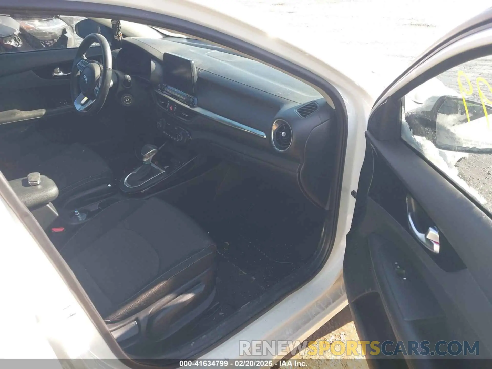 5 fotografías del automóvil dañado 3KPF34ADXKE041837 KIA FORTE 2019