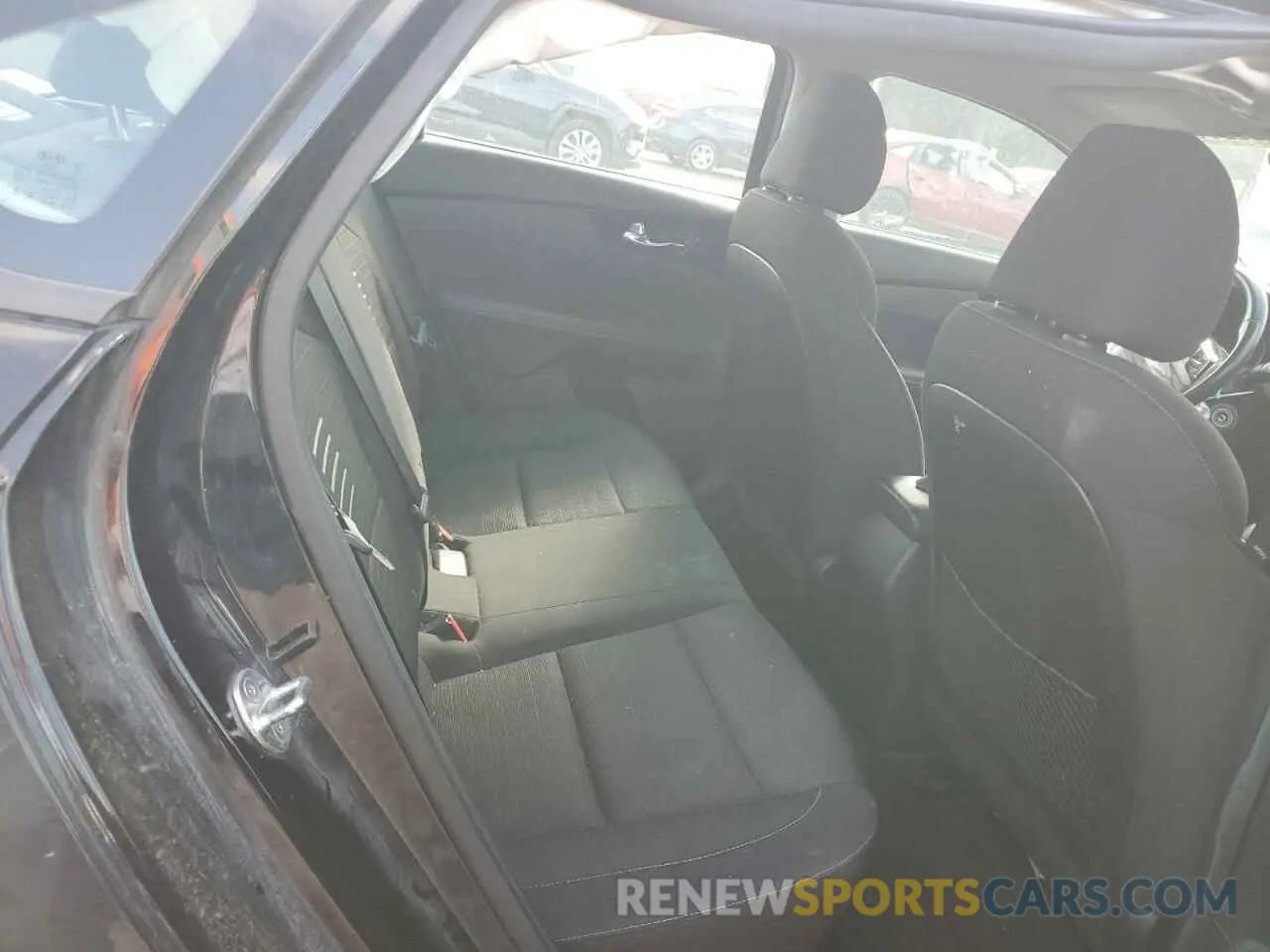 11 fotografías del automóvil dañado 3KPF34ADXKE134115 KIA FORTE 2019