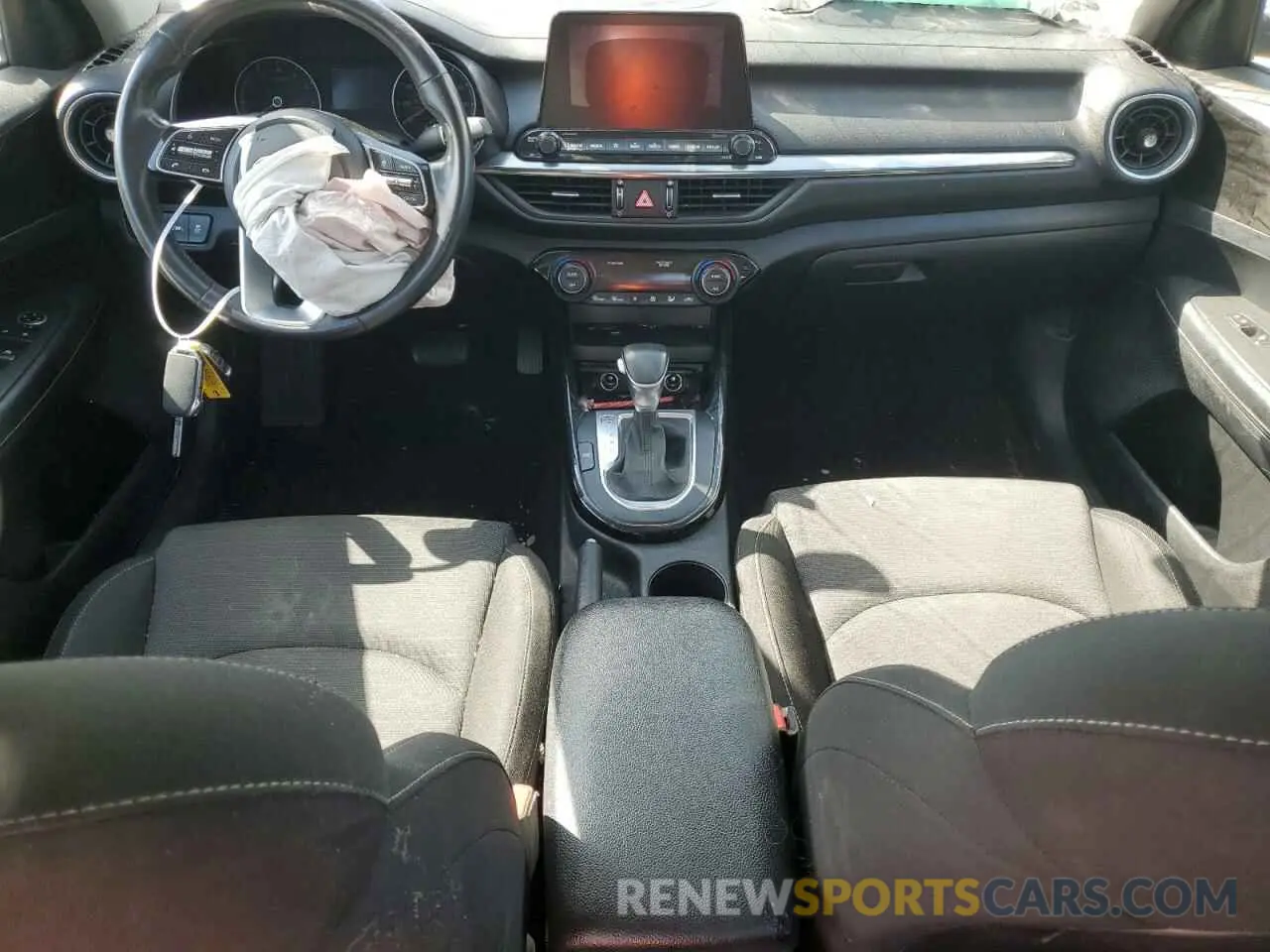 8 fotografías del automóvil dañado 3KPF34ADXKE134115 KIA FORTE 2019