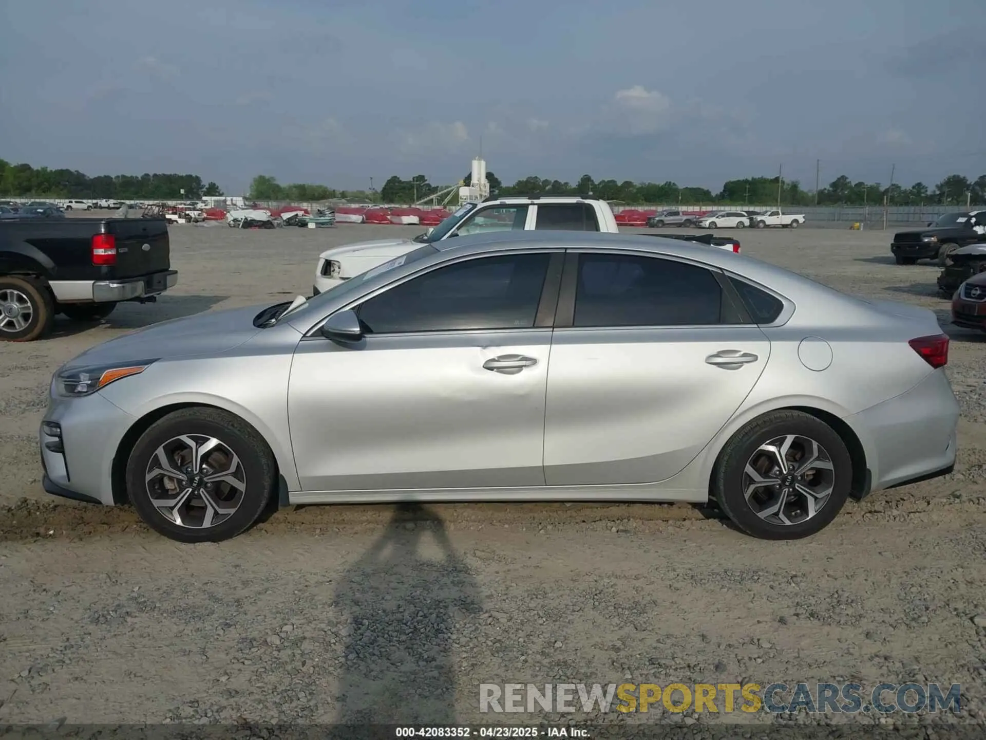 14 fotografías del automóvil dañado 3KPF54AD0KE047835 KIA FORTE 2019