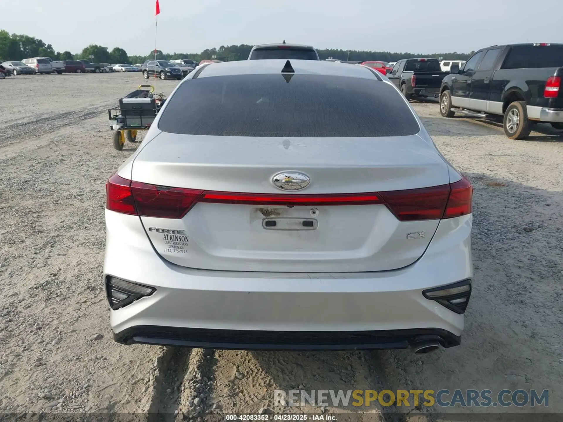 16 fotografías del automóvil dañado 3KPF54AD0KE047835 KIA FORTE 2019