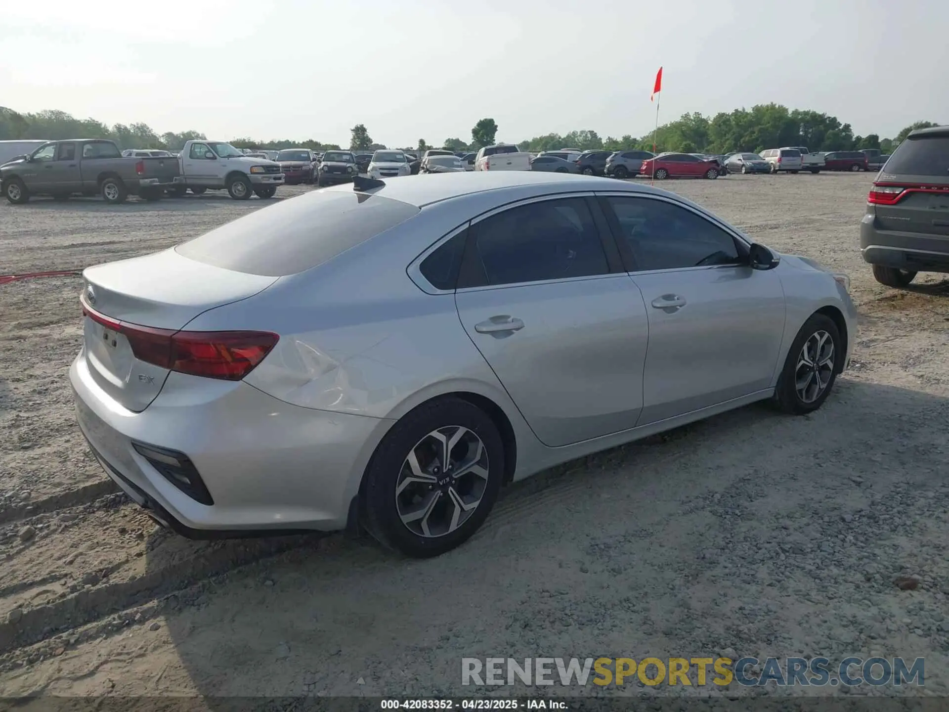 4 fotografías del automóvil dañado 3KPF54AD0KE047835 KIA FORTE 2019