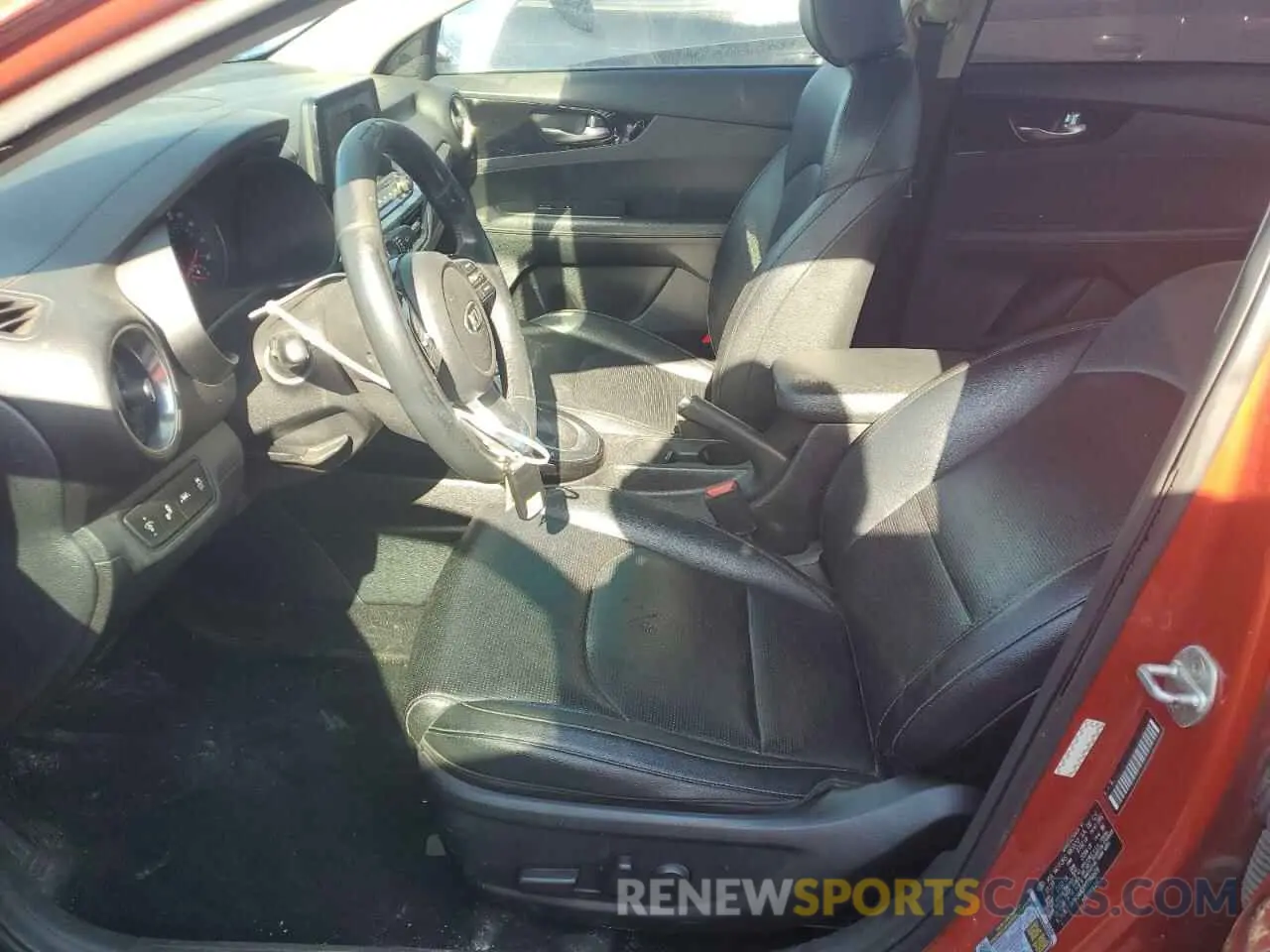7 fotografías del automóvil dañado 3KPF54AD0KE084609 KIA FORTE 2019
