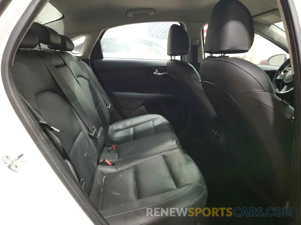 10 fotografías del automóvil dañado 3KPF54AD1KE127371 KIA FORTE 2019