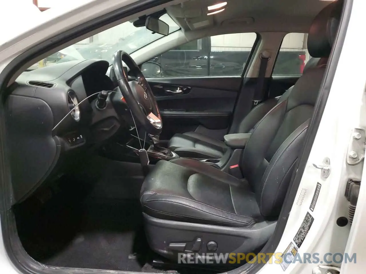 7 fotografías del automóvil dañado 3KPF54AD1KE127371 KIA FORTE 2019