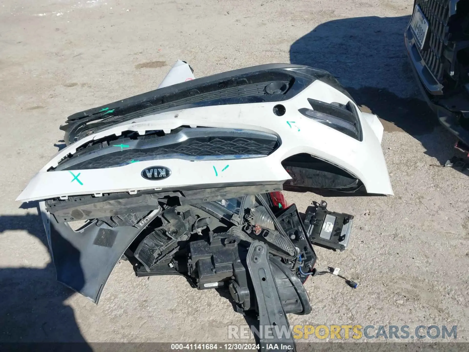 12 fotografías del automóvil dañado 3KPF54AD5KE034031 KIA FORTE 2019