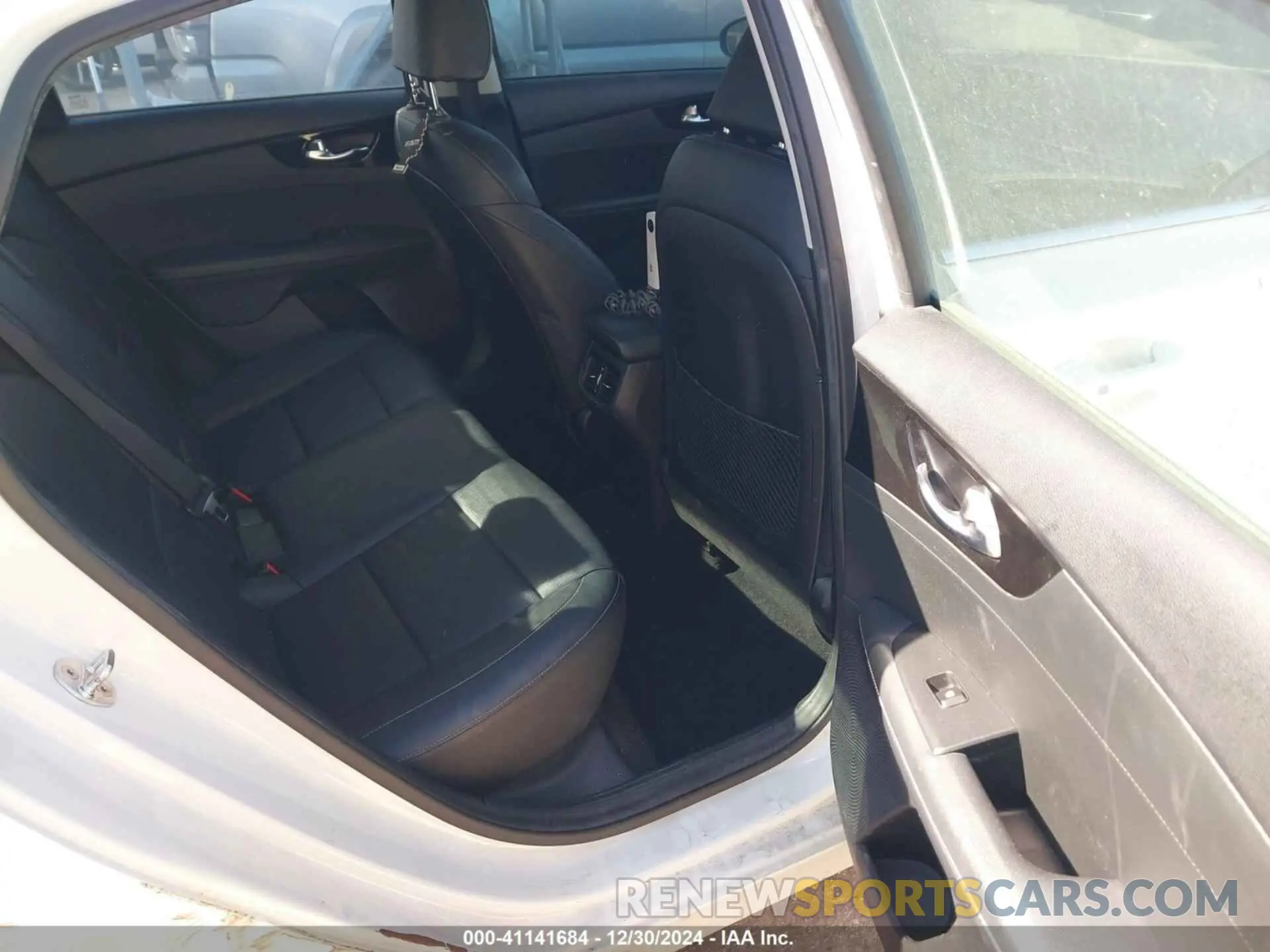8 fotografías del automóvil dañado 3KPF54AD5KE034031 KIA FORTE 2019