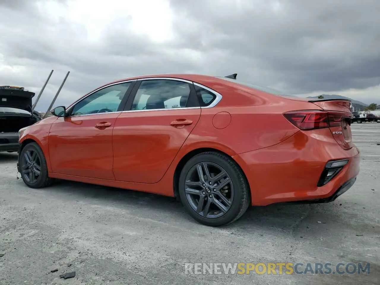 2 fotografías del automóvil dañado 3KPF54AD5KE070432 KIA FORTE 2019