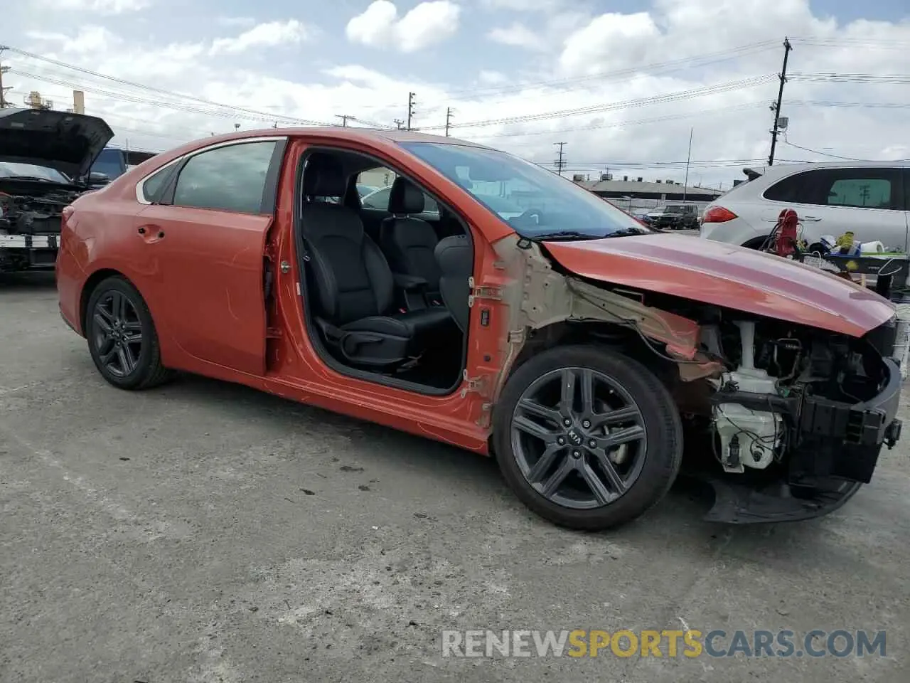 4 fotografías del automóvil dañado 3KPF54AD5KE070432 KIA FORTE 2019