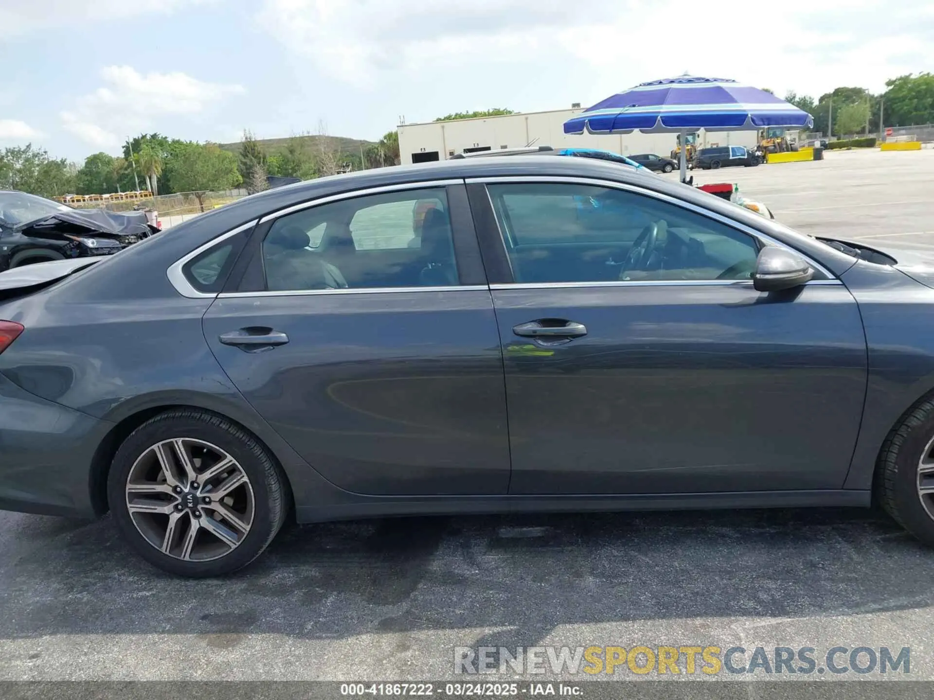 13 fotografías del automóvil dañado 3KPF54AD8KE028398 KIA FORTE 2019