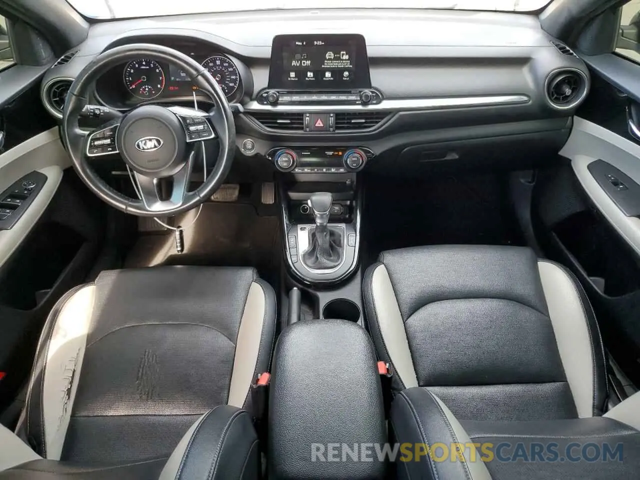8 fotografías del automóvil dañado 3KPF54AD9KE032721 KIA FORTE 2019