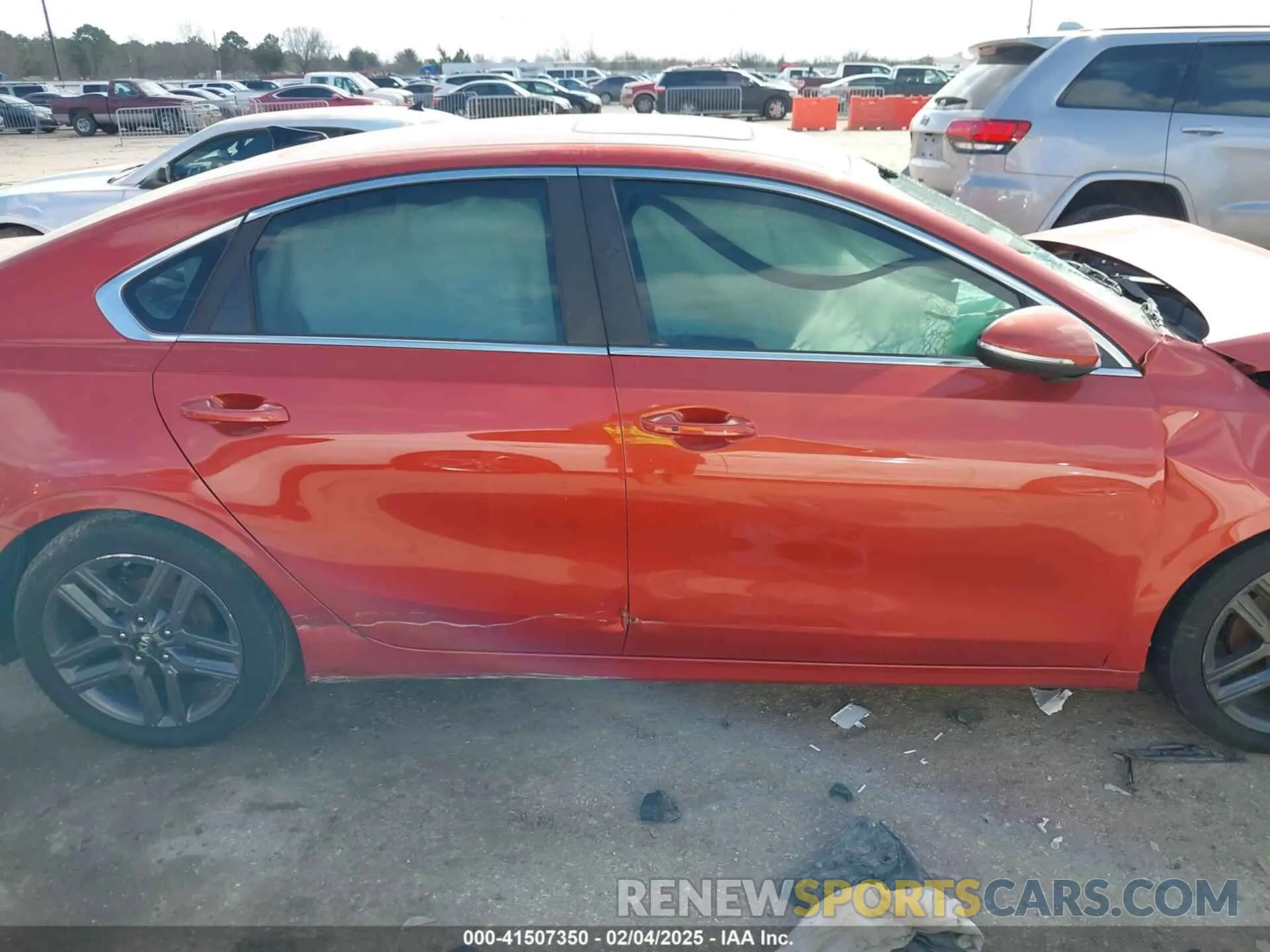 13 fotografías del automóvil dañado 3KPF54ADXKE069261 KIA FORTE 2019