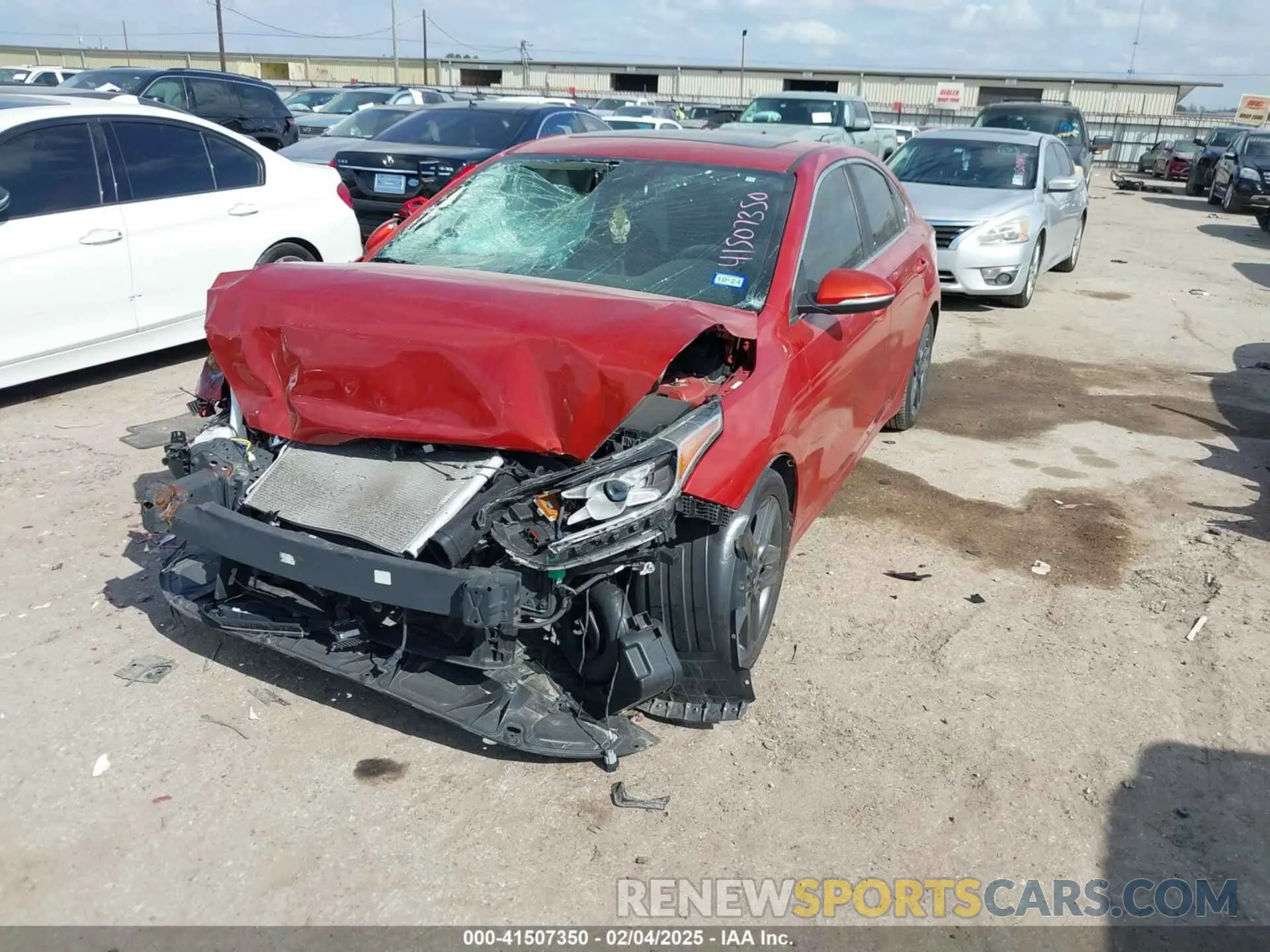 2 fotografías del automóvil dañado 3KPF54ADXKE069261 KIA FORTE 2019