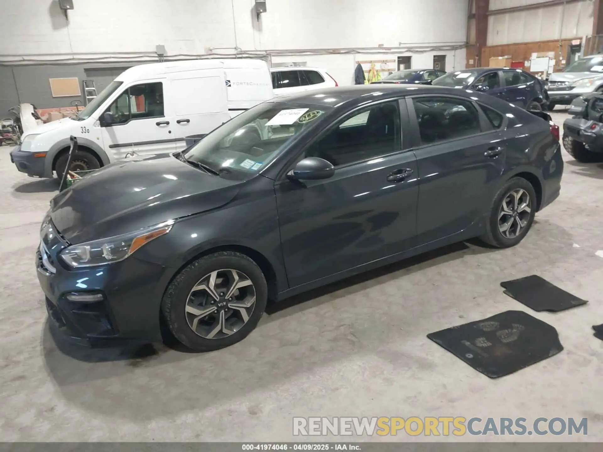 2 fotografías del automóvil dañado 3KPF24AD0LE173994 KIA FORTE 2020