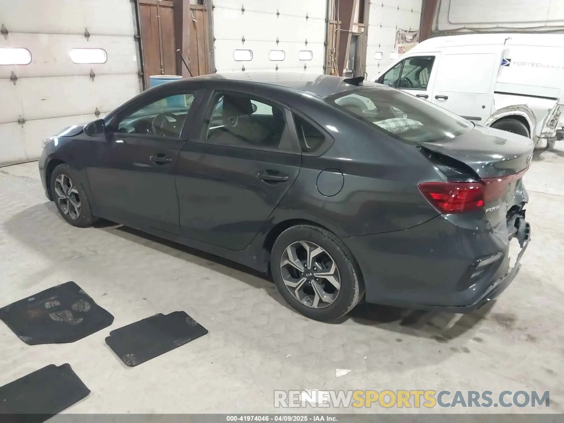 3 fotografías del automóvil dañado 3KPF24AD0LE173994 KIA FORTE 2020