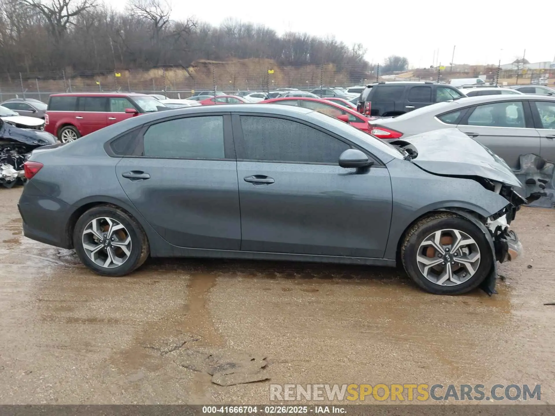 13 fotografías del automóvil dañado 3KPF24AD0LE197566 KIA FORTE 2020