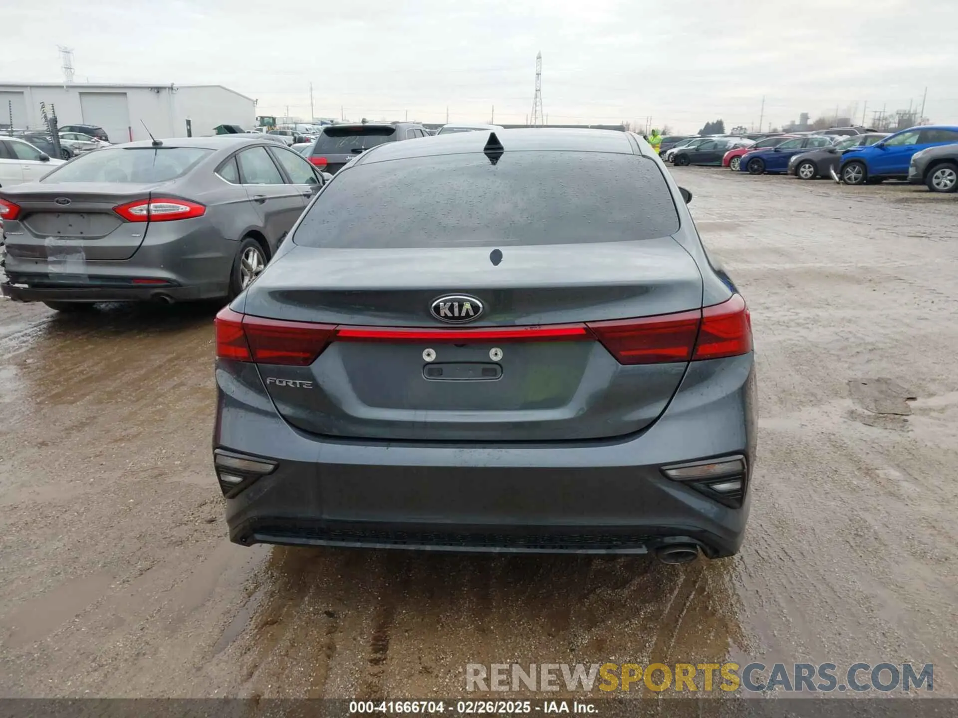 16 fotografías del automóvil dañado 3KPF24AD0LE197566 KIA FORTE 2020