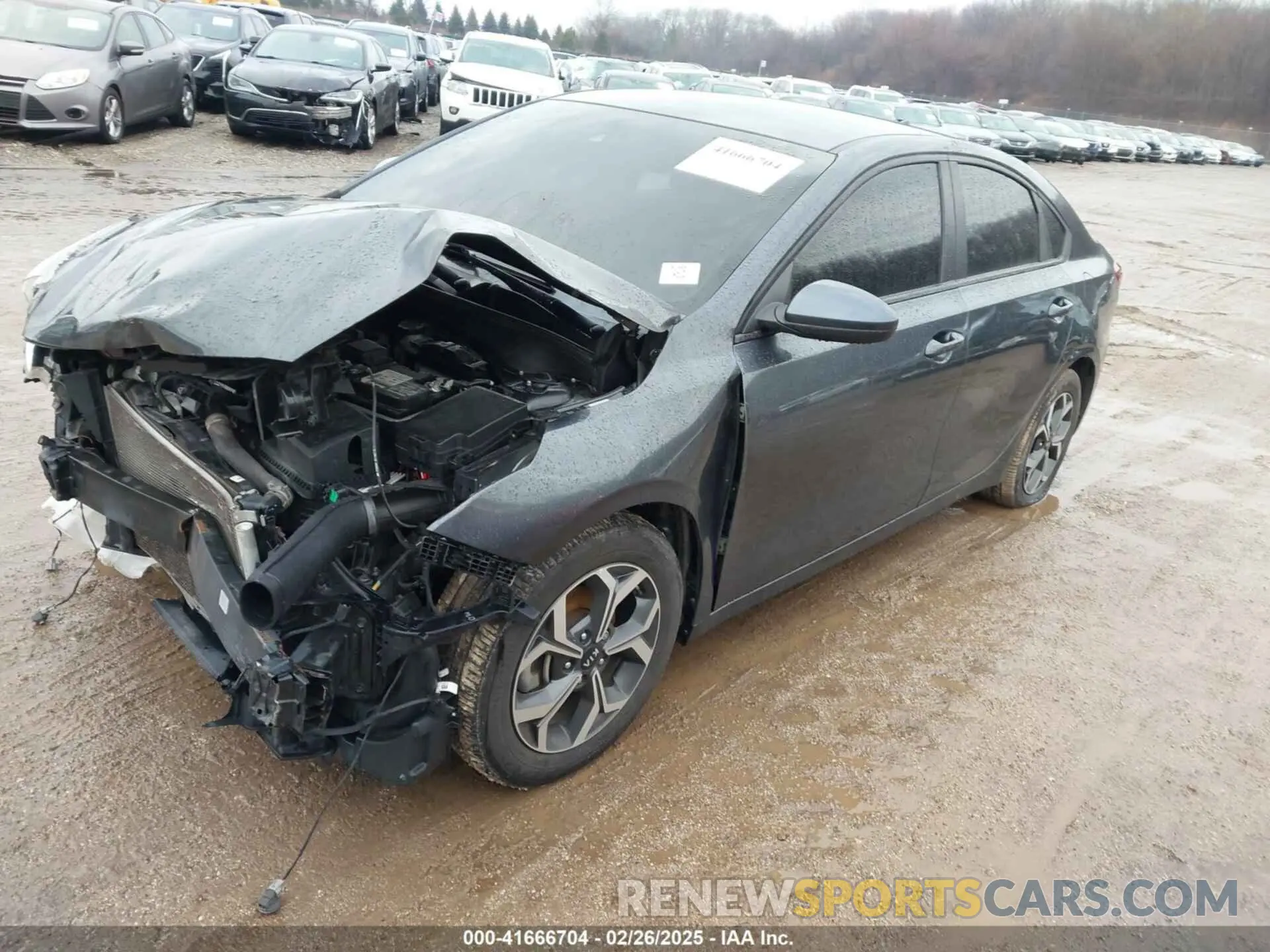 2 fotografías del automóvil dañado 3KPF24AD0LE197566 KIA FORTE 2020
