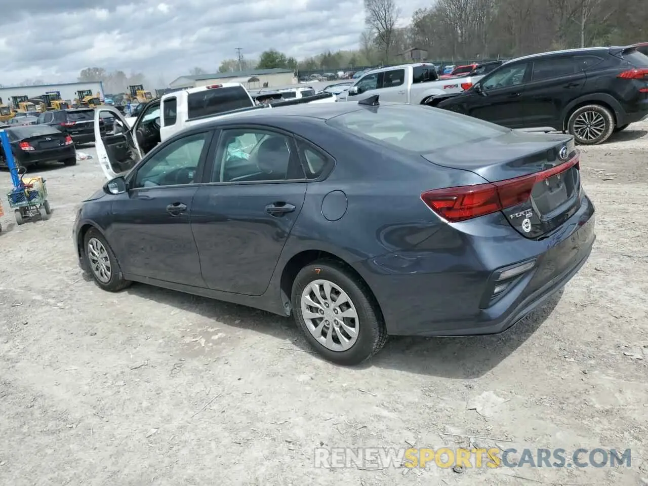 2 fotografías del automóvil dañado 3KPF24AD0LE207402 KIA FORTE 2020