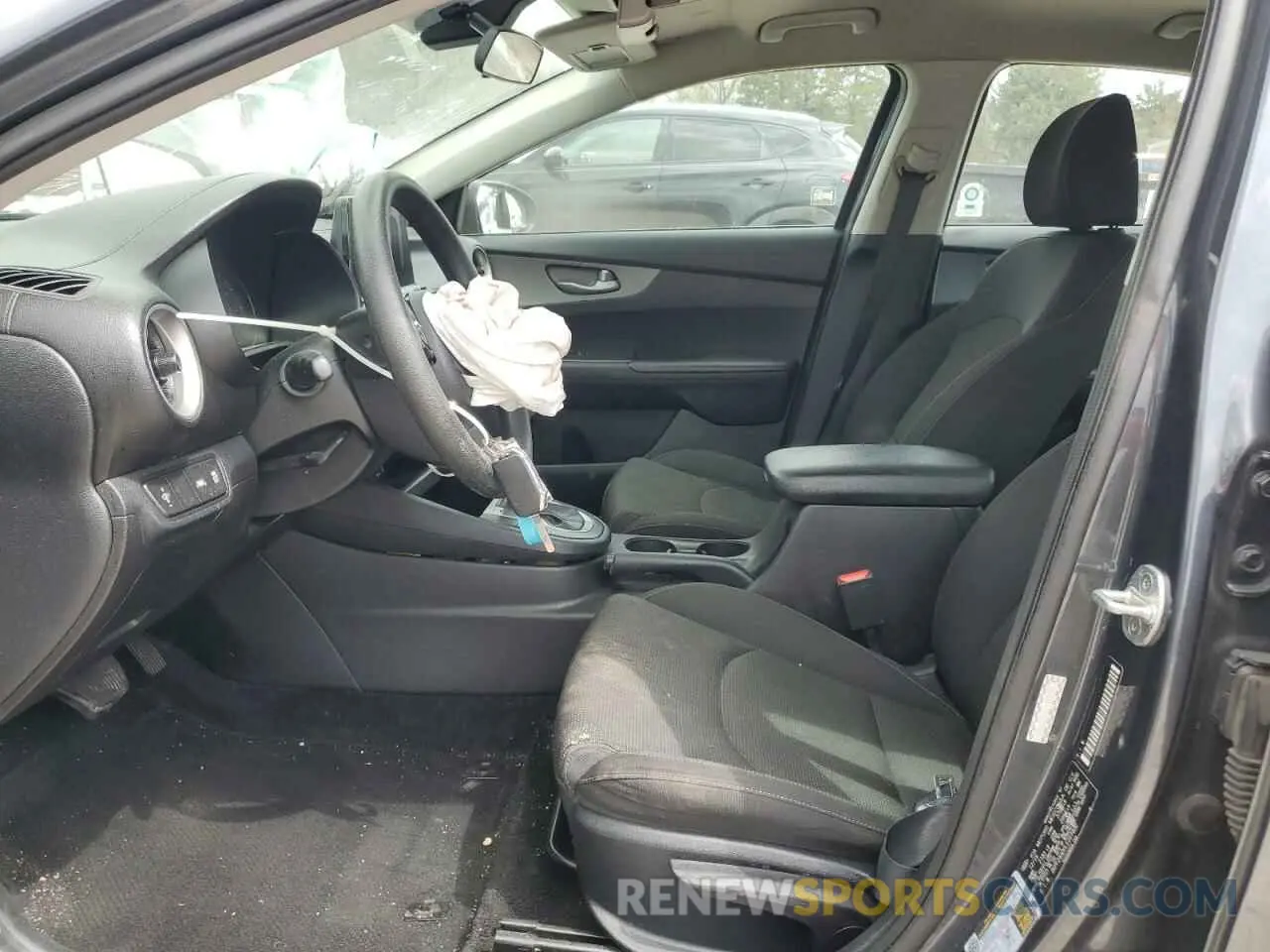 7 fotografías del automóvil dañado 3KPF24AD0LE207402 KIA FORTE 2020