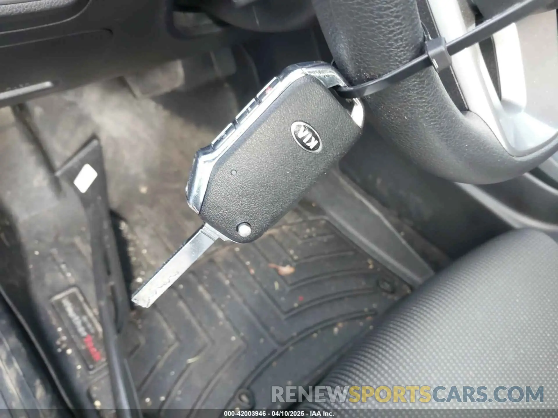 11 fotografías del automóvil dañado 3KPF24AD0LE222045 KIA FORTE 2020