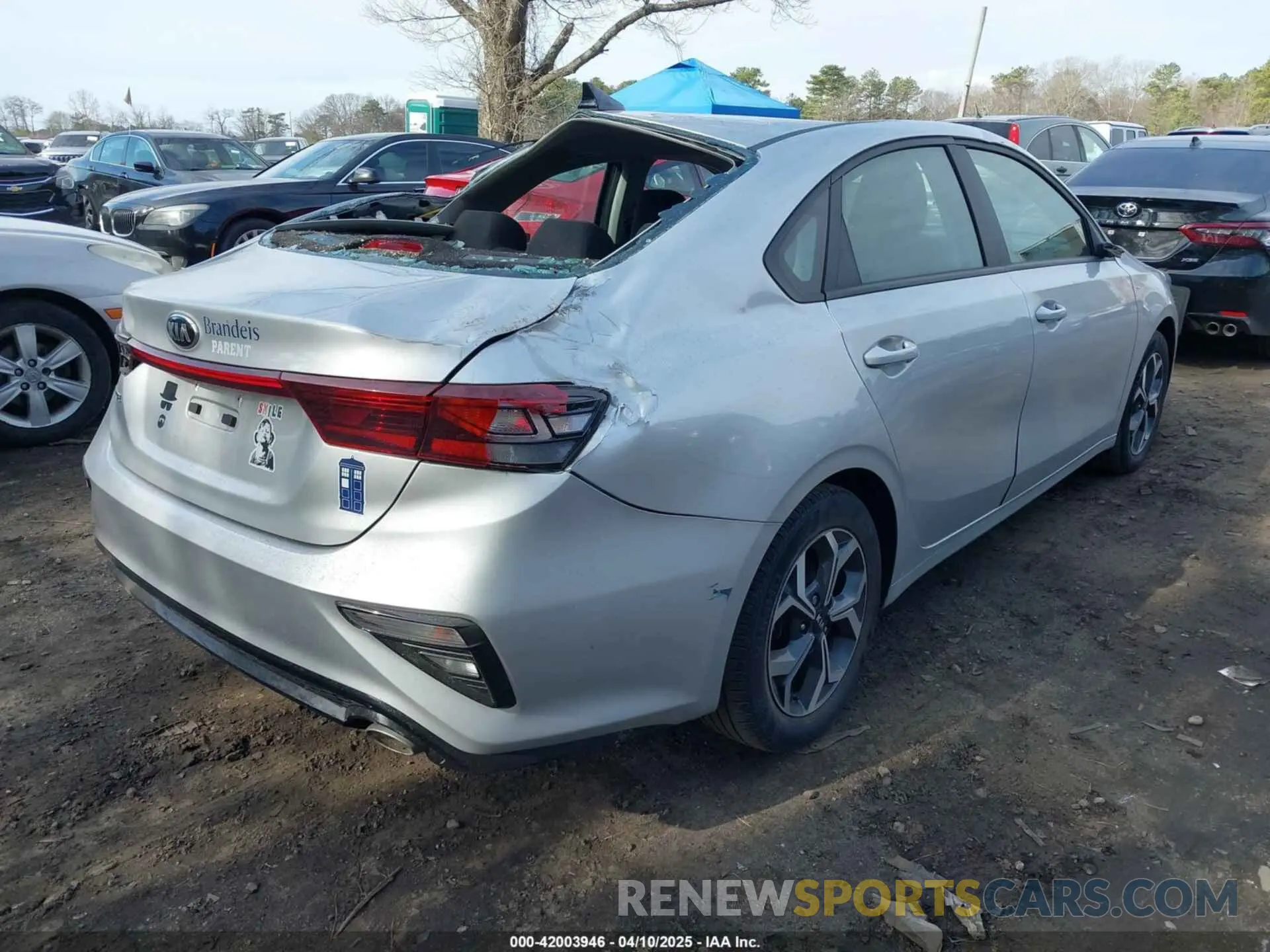 4 fotografías del automóvil dañado 3KPF24AD0LE222045 KIA FORTE 2020
