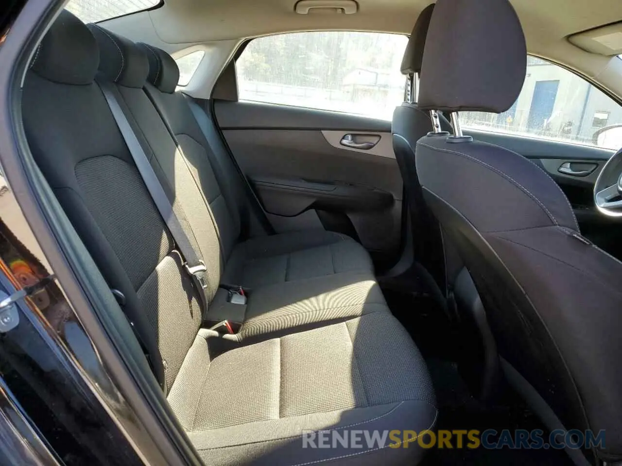 10 fotografías del automóvil dañado 3KPF24AD0LE229156 KIA FORTE 2020