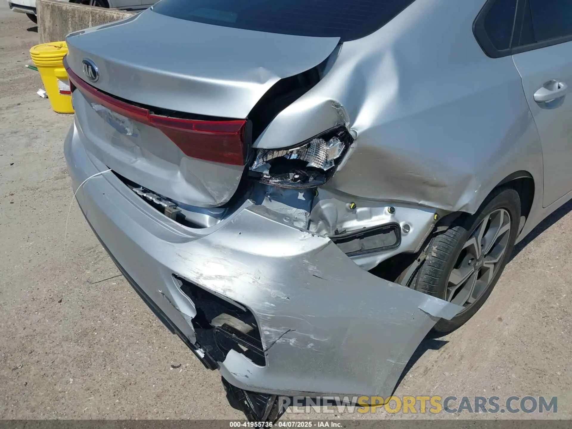 6 fotografías del automóvil dañado 3KPF24AD0LE236513 KIA FORTE 2020