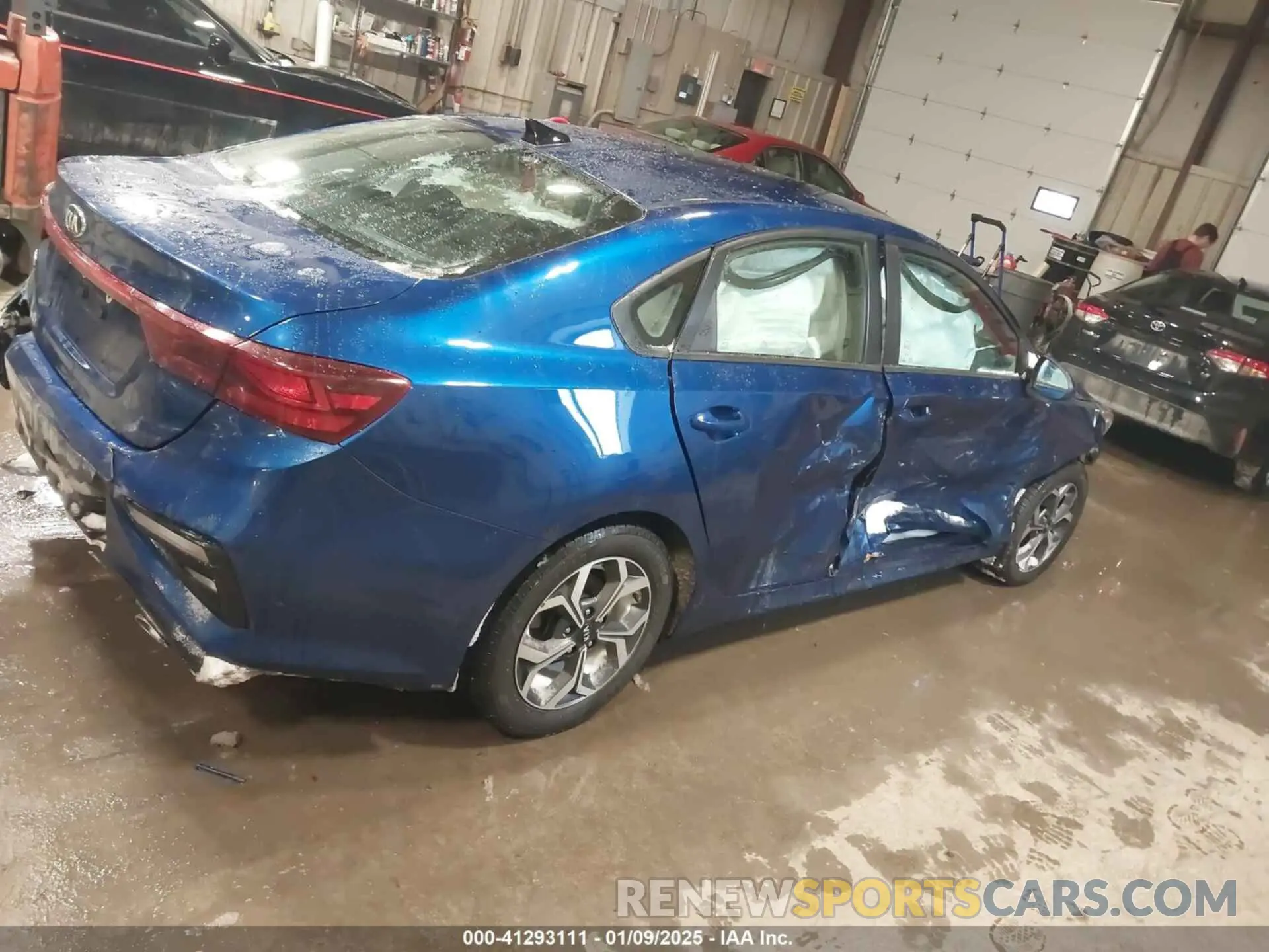 13 fotografías del automóvil dañado 3KPF24AD1LE162793 KIA FORTE 2020