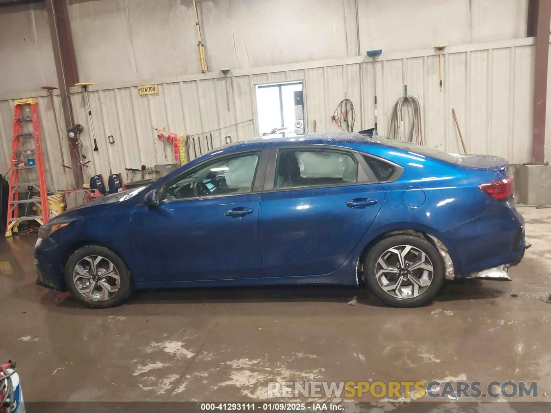 14 fotografías del automóvil dañado 3KPF24AD1LE162793 KIA FORTE 2020