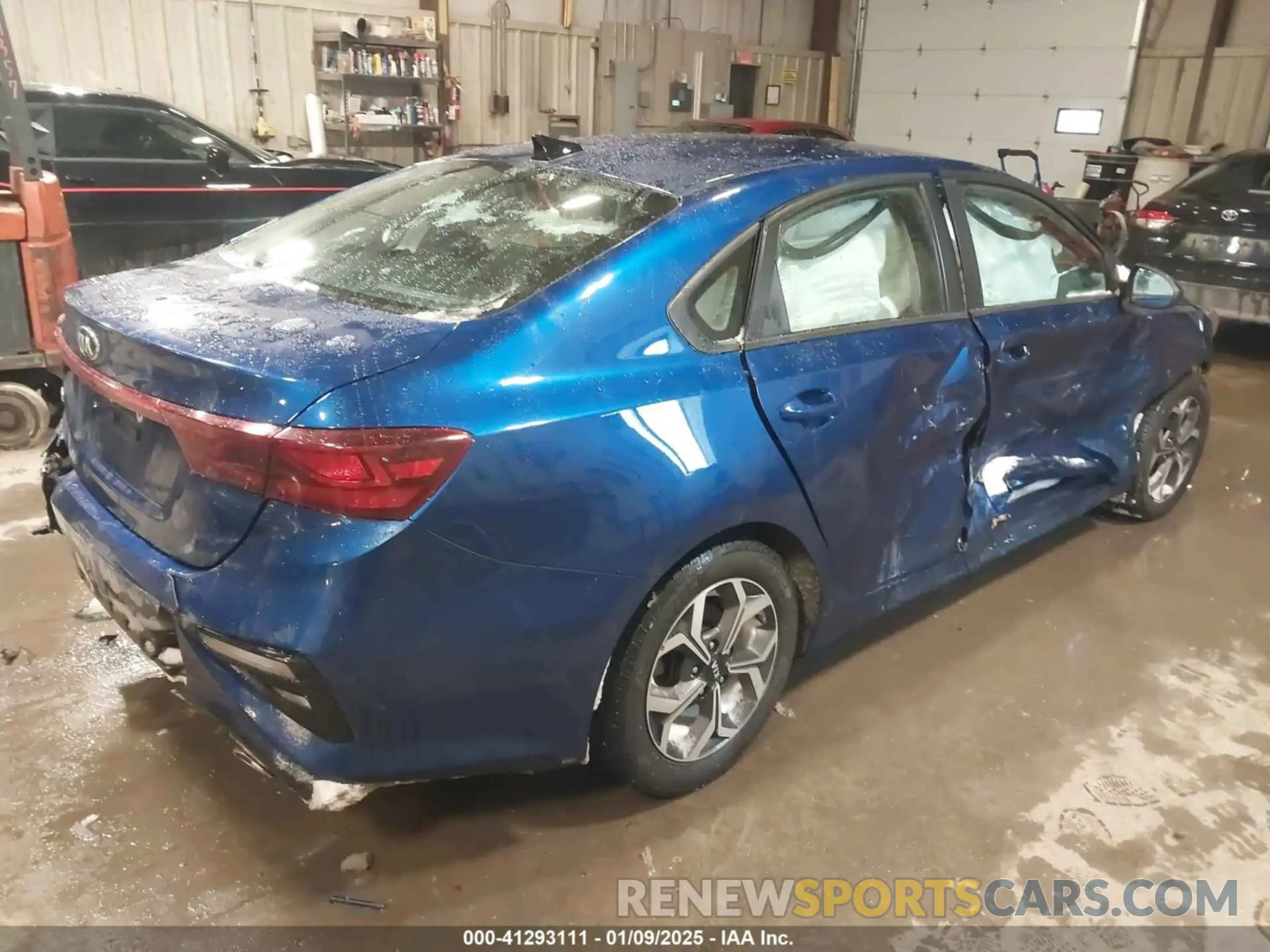 4 fotografías del automóvil dañado 3KPF24AD1LE162793 KIA FORTE 2020