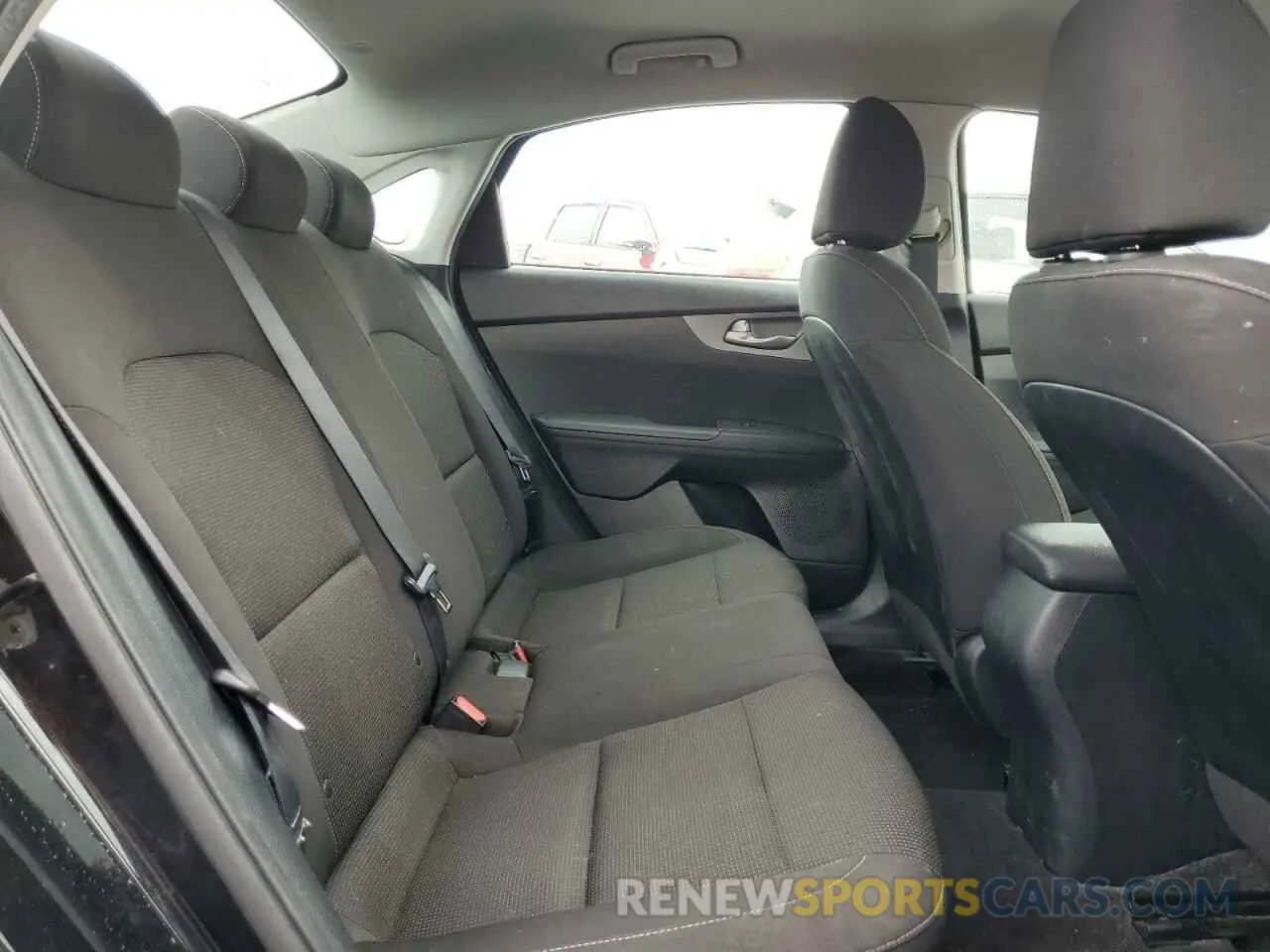 10 fotografías del automóvil dañado 3KPF24AD1LE174815 KIA FORTE 2020