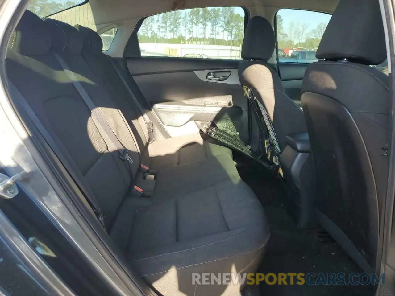 11 fotografías del automóvil dañado 3KPF24AD1LE186558 KIA FORTE 2020