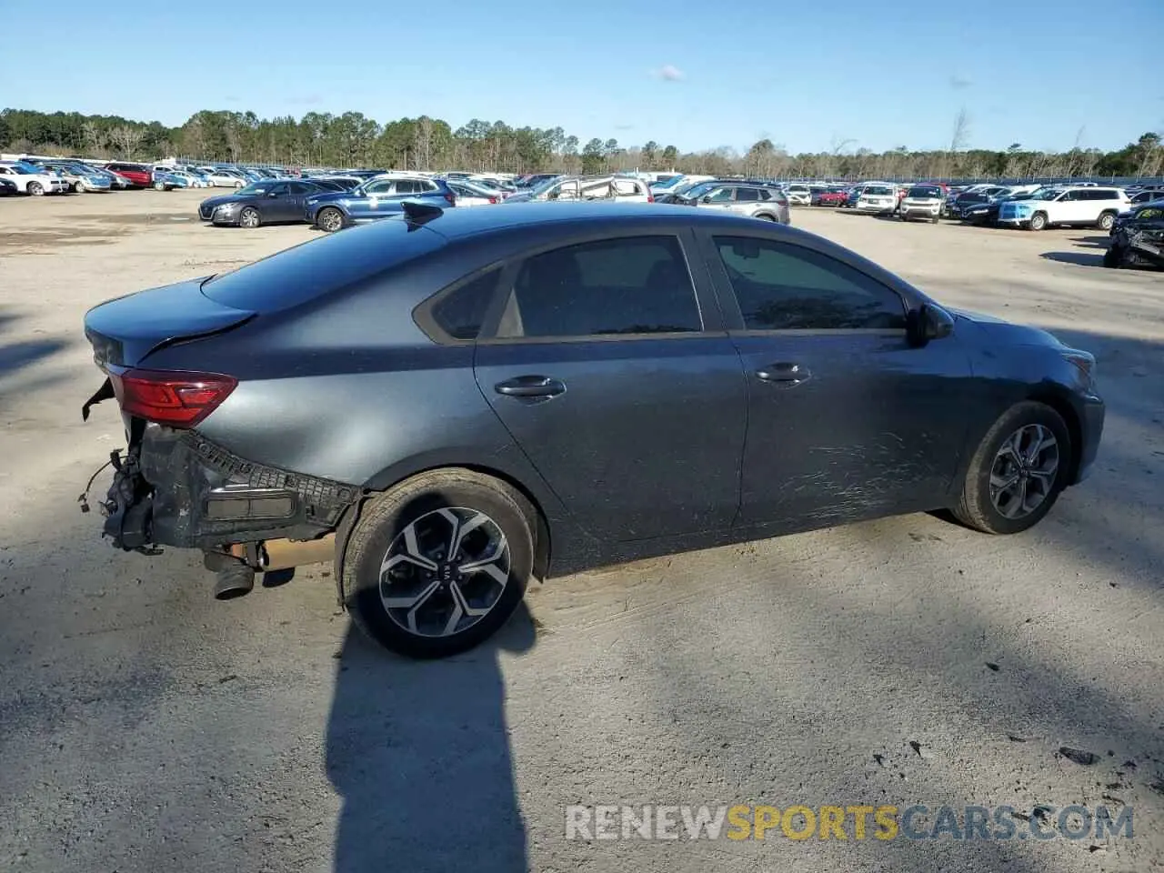 3 fotografías del automóvil dañado 3KPF24AD1LE186558 KIA FORTE 2020