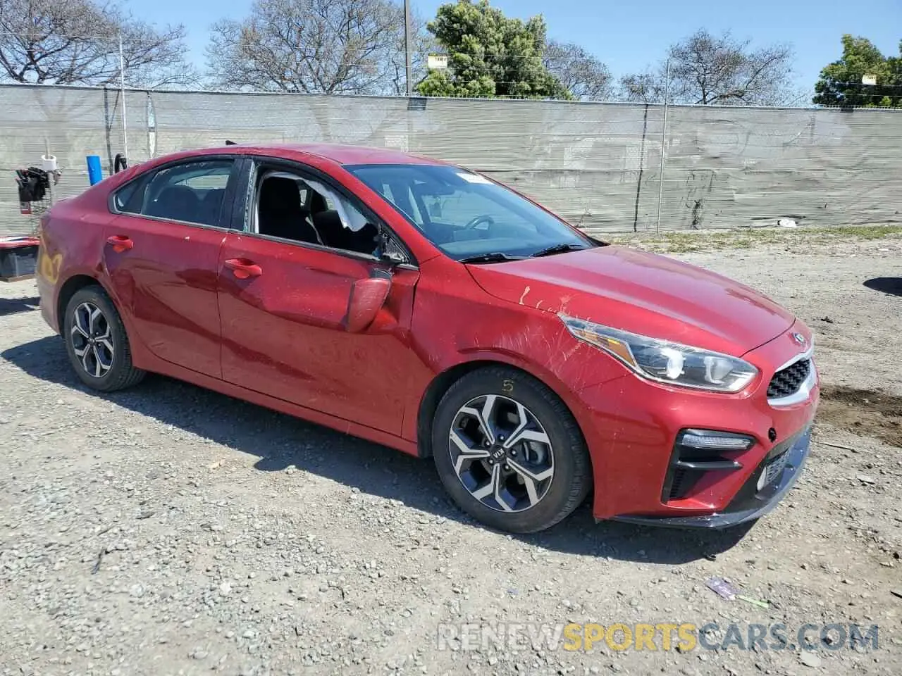 4 fotografías del automóvil dañado 3KPF24AD1LE193512 KIA FORTE 2020