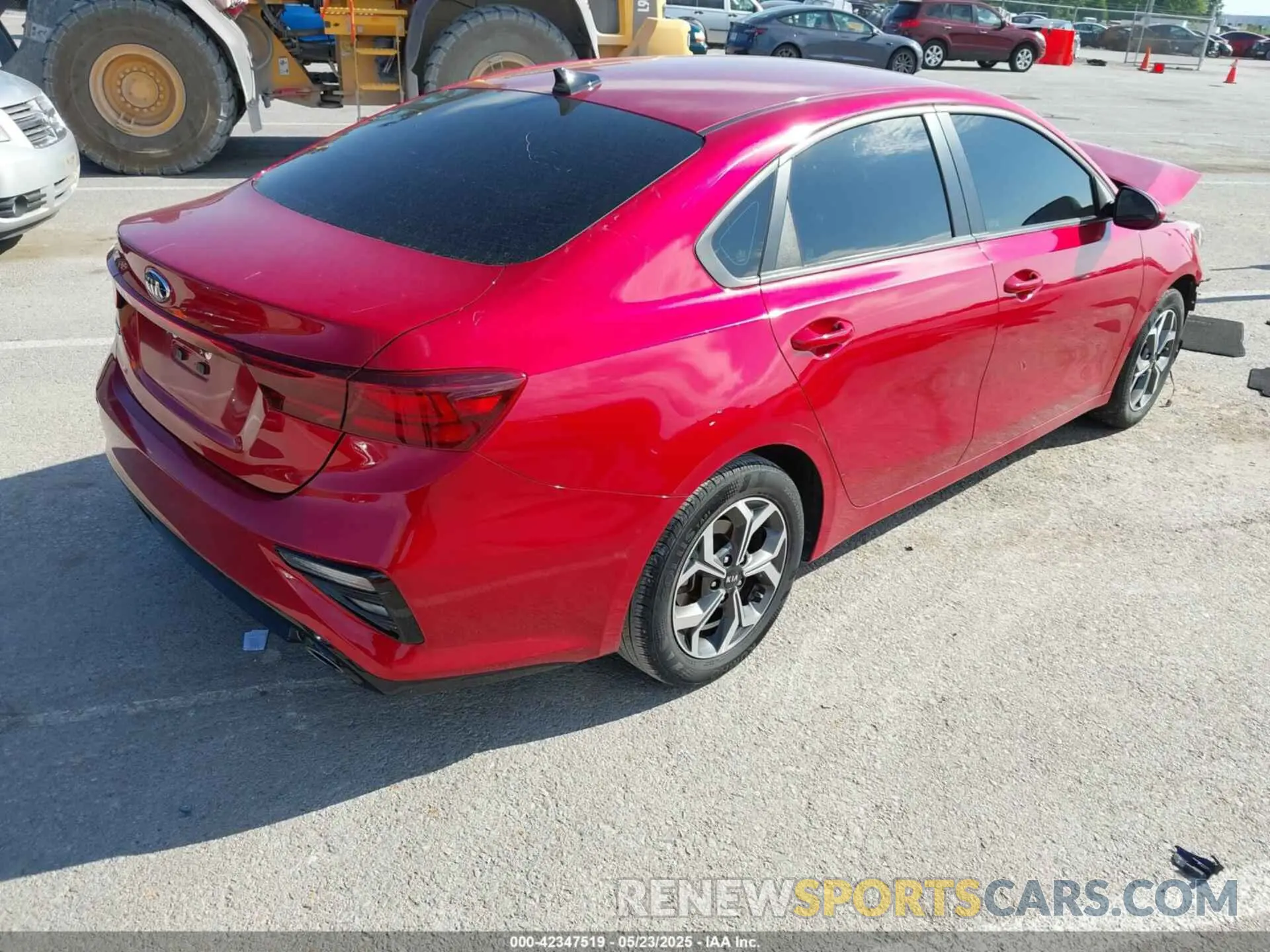 4 fotografías del automóvil dañado 3KPF24AD1LE201494 KIA FORTE 2020