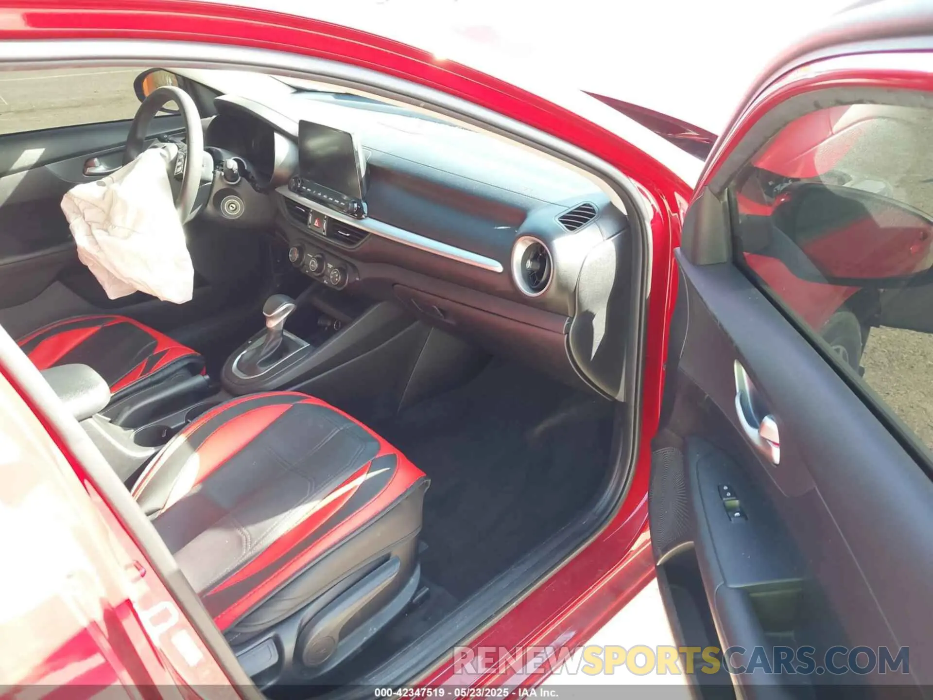 5 fotografías del automóvil dañado 3KPF24AD1LE201494 KIA FORTE 2020