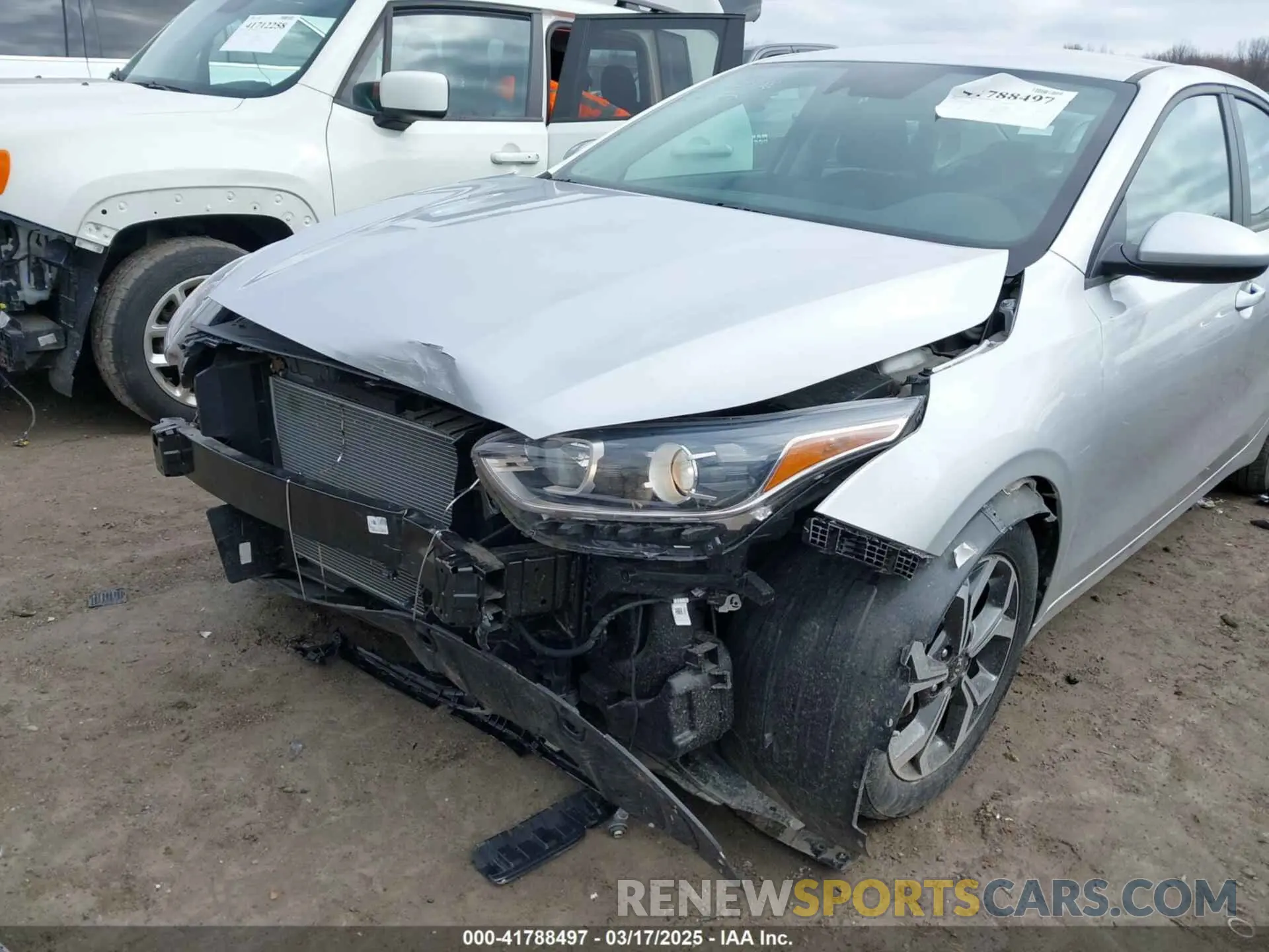 6 fotografías del automóvil dañado 3KPF24AD1LE224130 KIA FORTE 2020