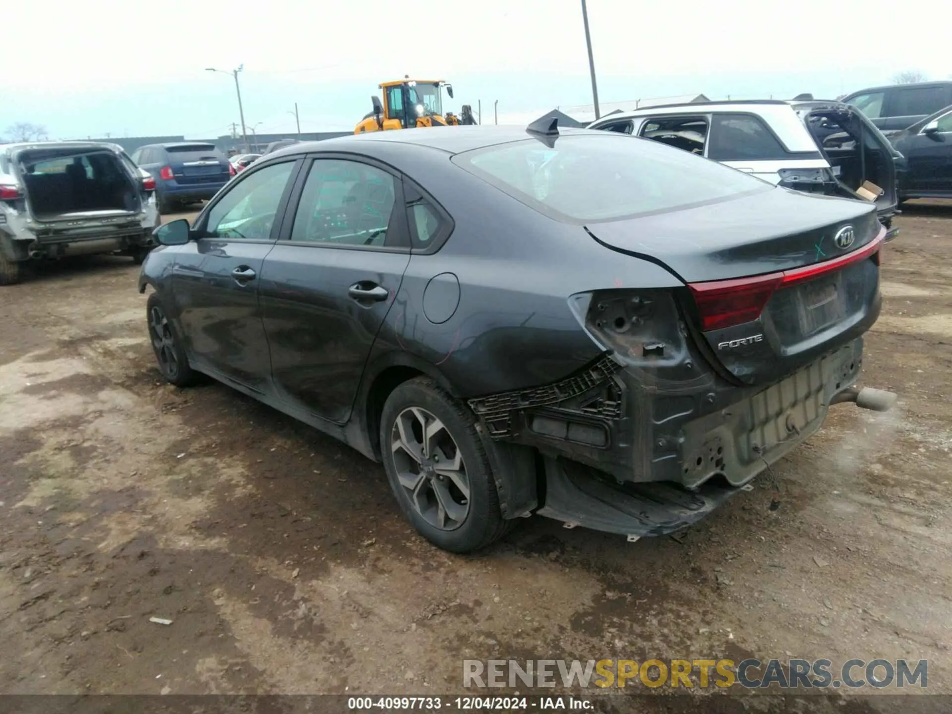 3 fotografías del automóvil dañado 3KPF24AD1LE241574 KIA FORTE 2020