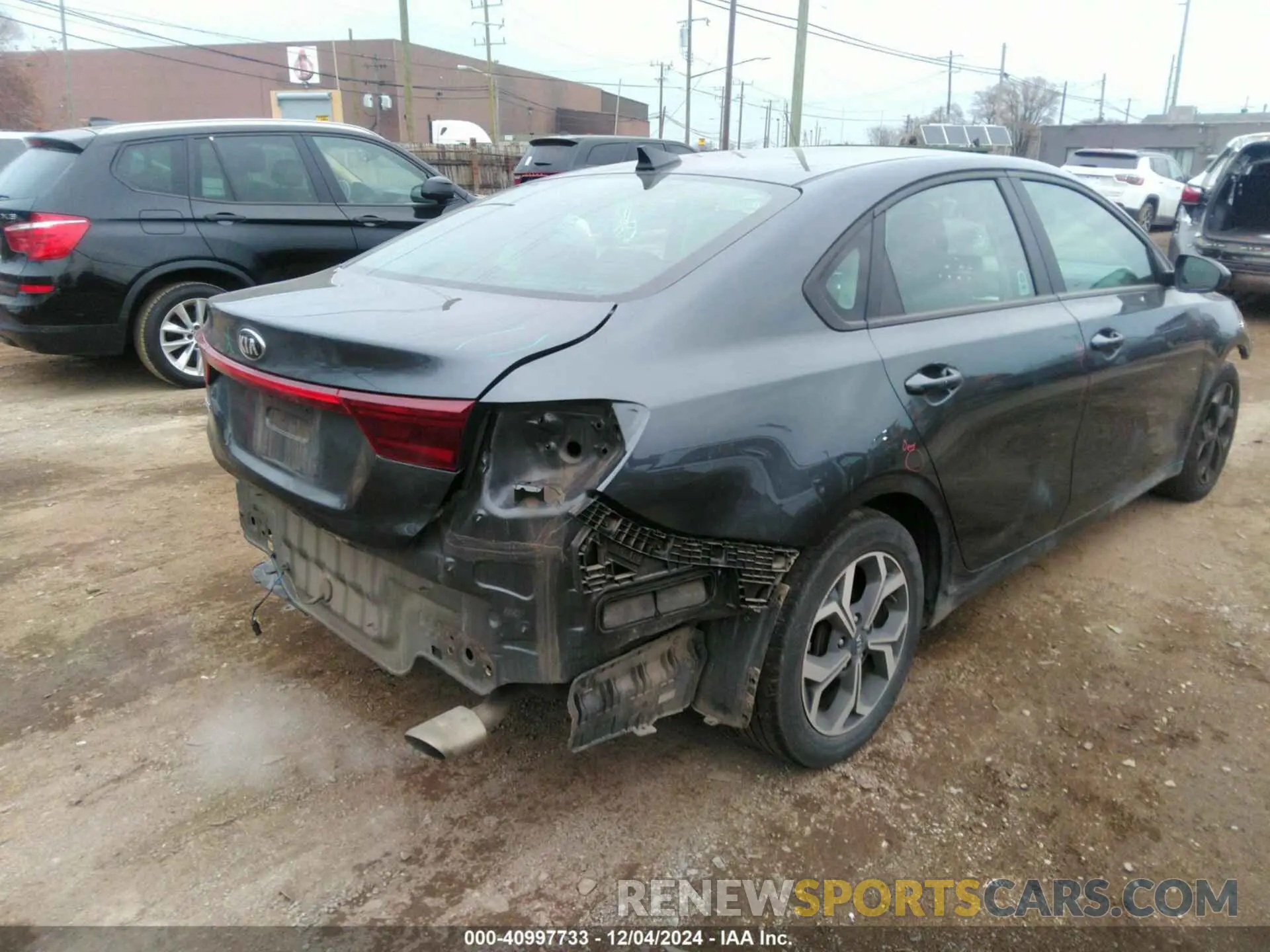 4 fotografías del automóvil dañado 3KPF24AD1LE241574 KIA FORTE 2020