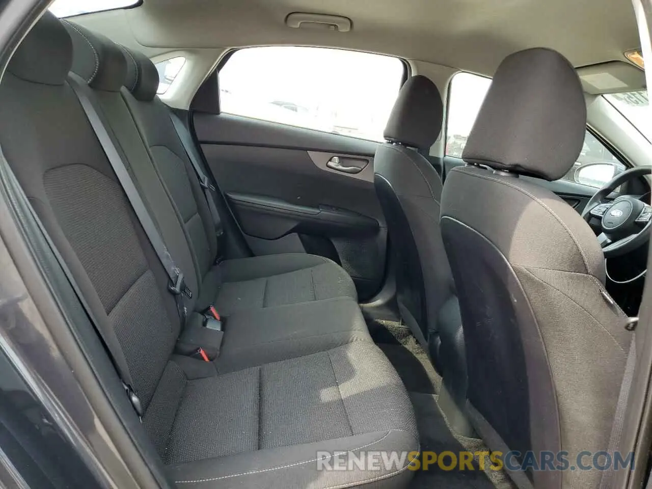 10 fotografías del automóvil dañado 3KPF24AD1LE251571 KIA FORTE 2020
