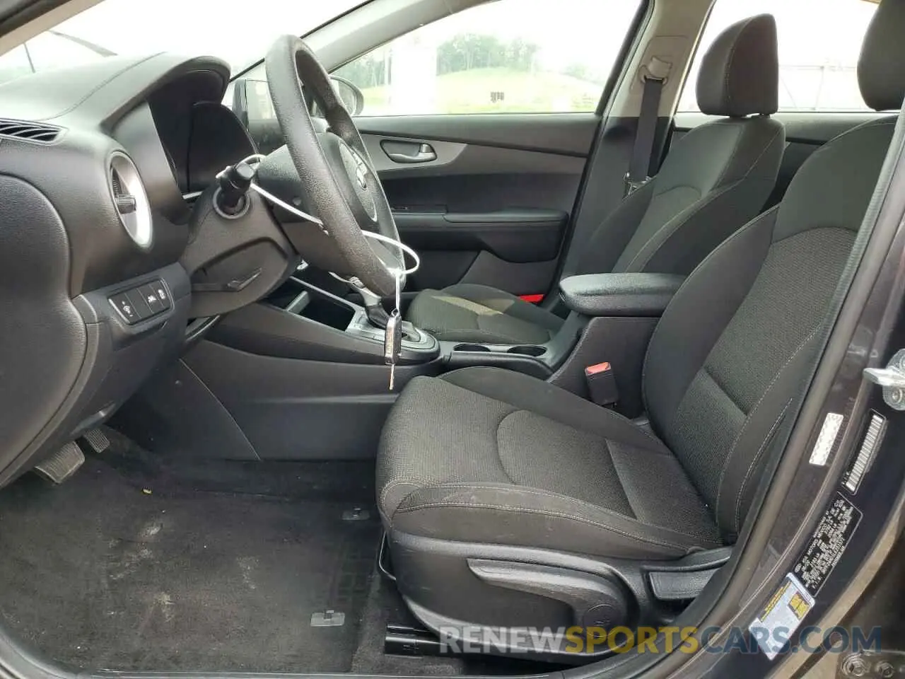 7 fotografías del automóvil dañado 3KPF24AD1LE251571 KIA FORTE 2020