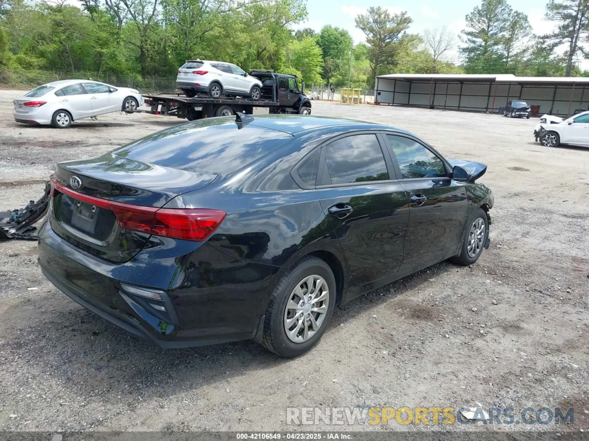4 fotografías del automóvil dañado 3KPF24AD1LE257371 KIA FORTE 2020