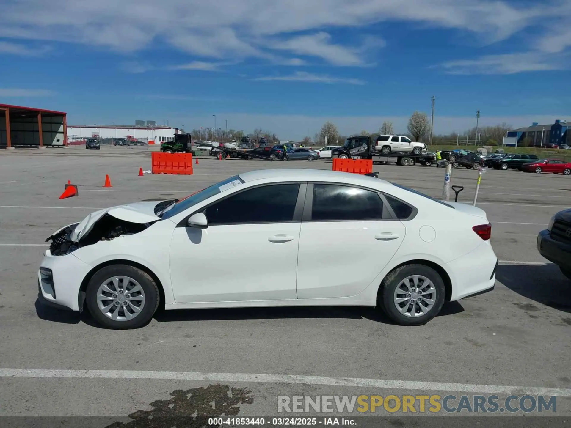 14 fotografías del automóvil dañado 3KPF24AD1LE257404 KIA FORTE 2020
